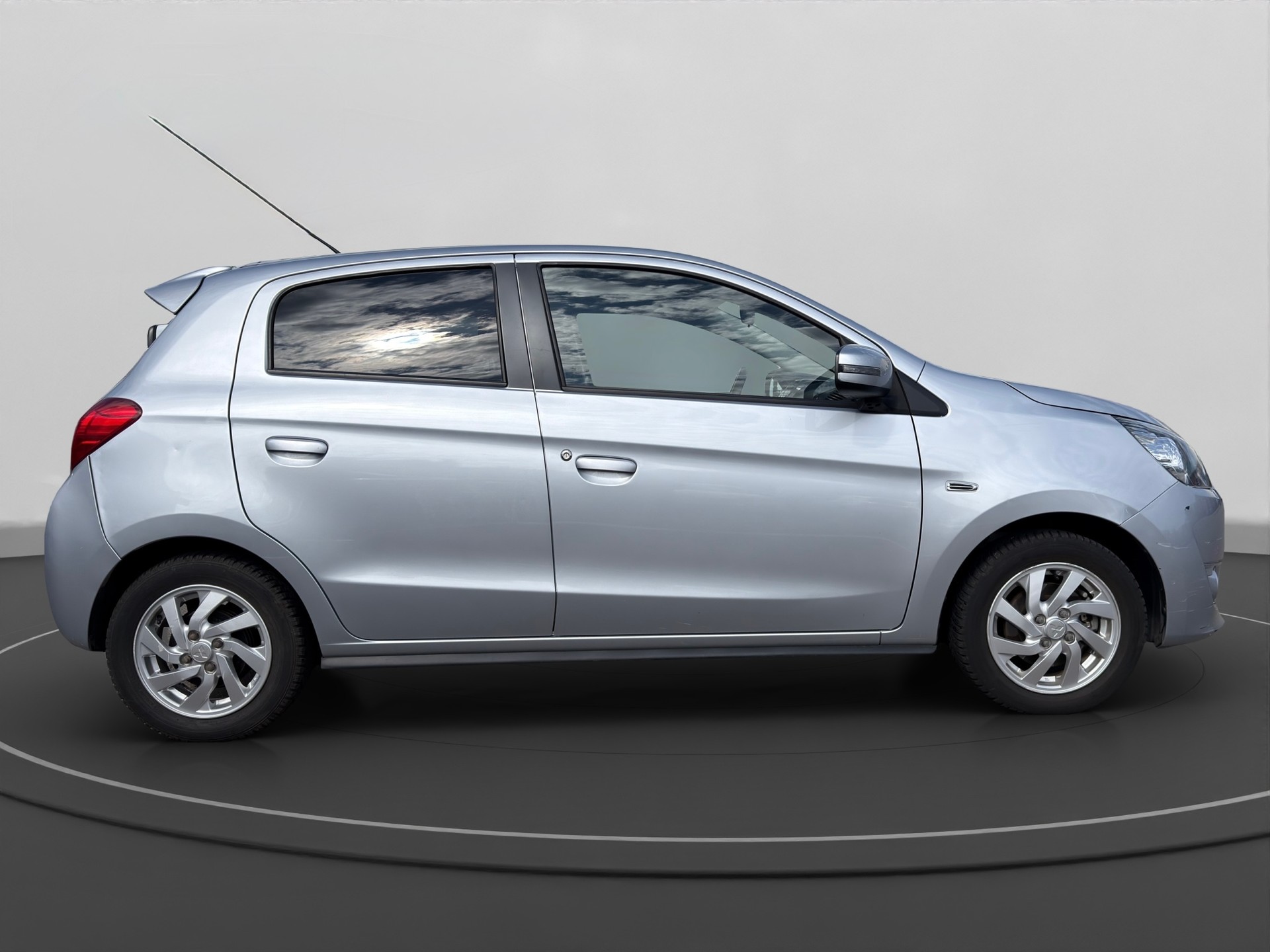 MITSUBISHI Space Star 1.2 Celebration 300K CVT-image-5
