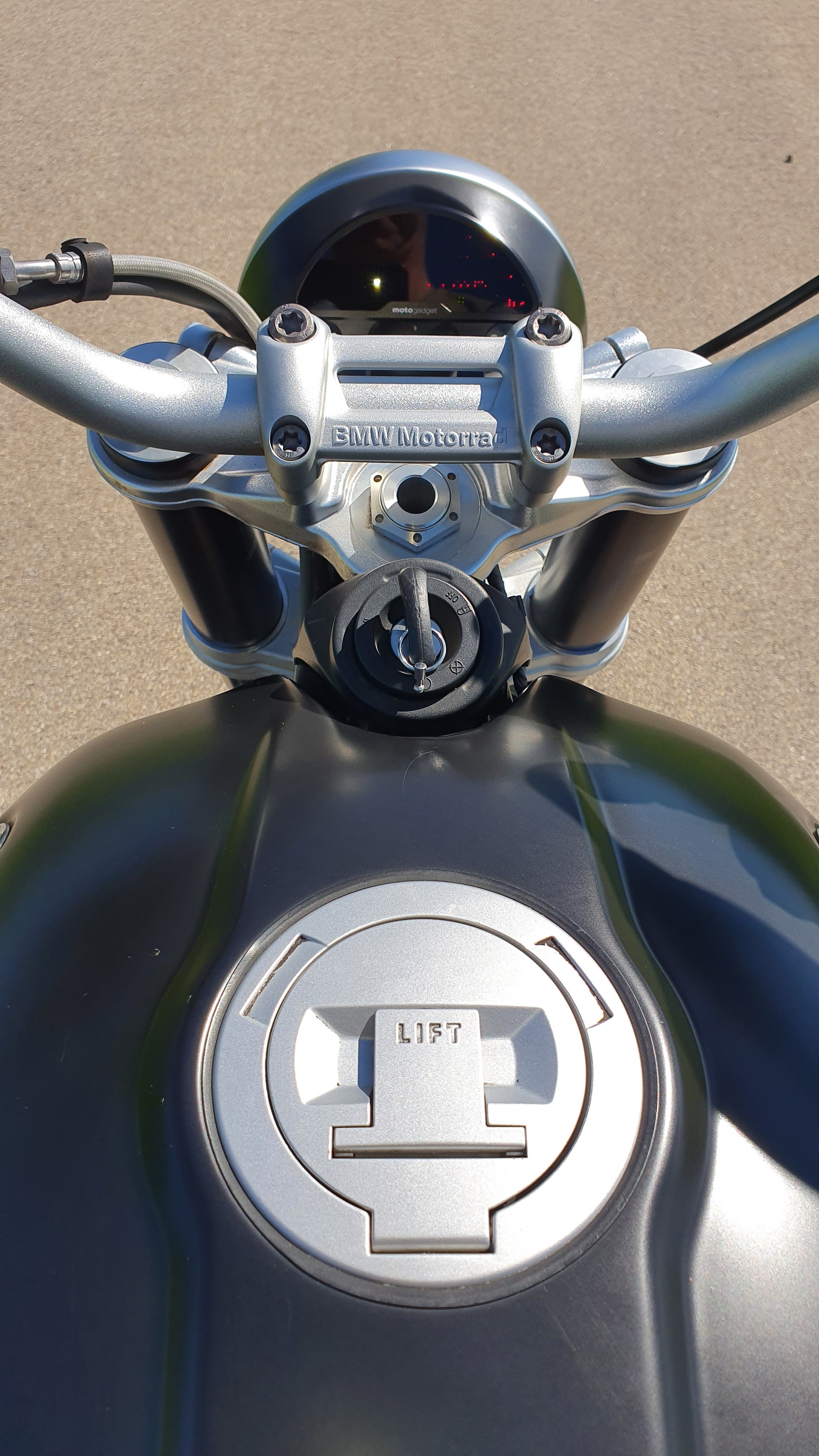 BMW R nineT ABS-image-1