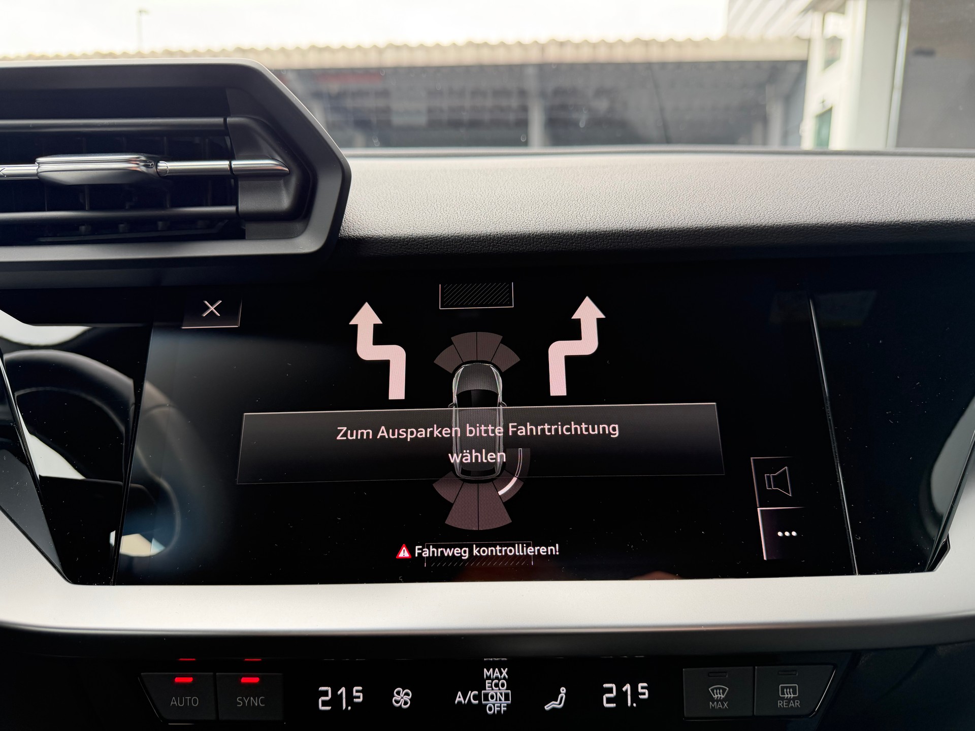 AUDI A3 Sportback 35 TFSI S line S-tronic °° 5 Jahre / 100'000 KM Audi-Garantie °°-image-18