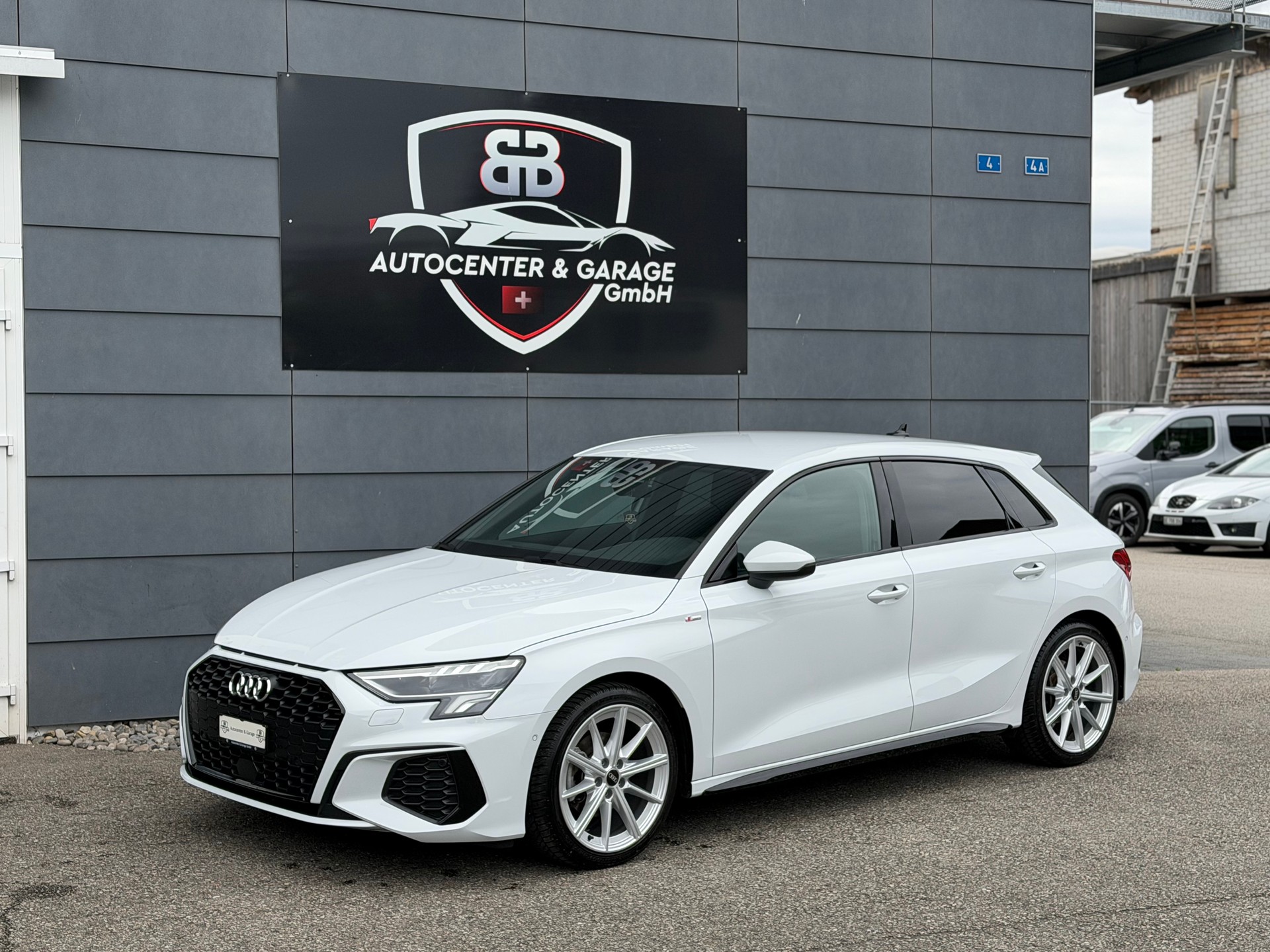AUDI A3 Sportback 35 TFSI S line S-tronic °° 5 Jahre / 100'000 KM Audi-Garantie °°-showroom-element-2