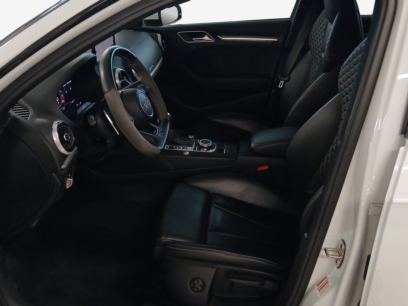 AUDI RS3 Sportback 2.5 TSI quattro S-tronic-image-7