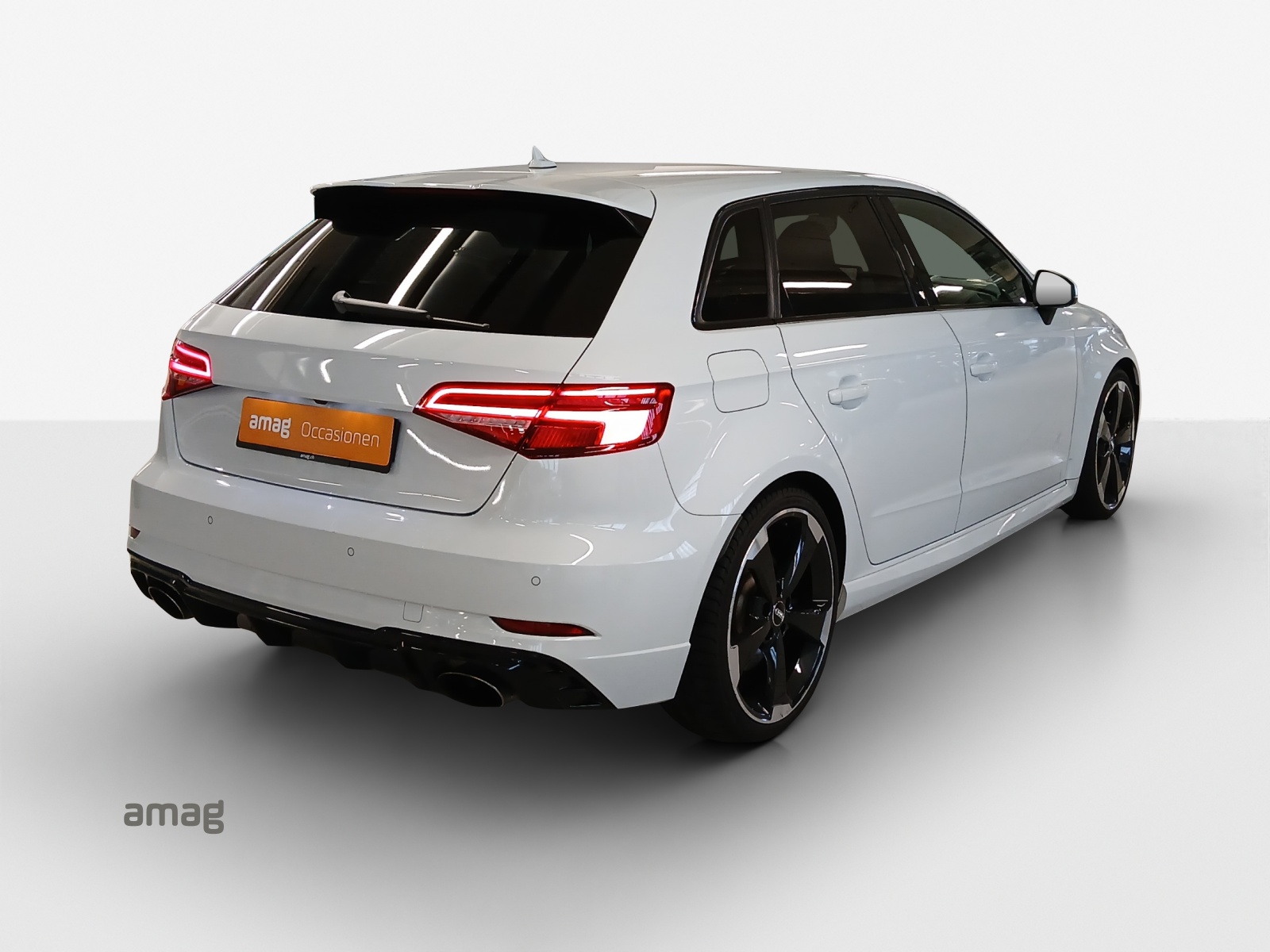 AUDI RS3 Sportback 2.5 TSI quattro S-tronic-image-4