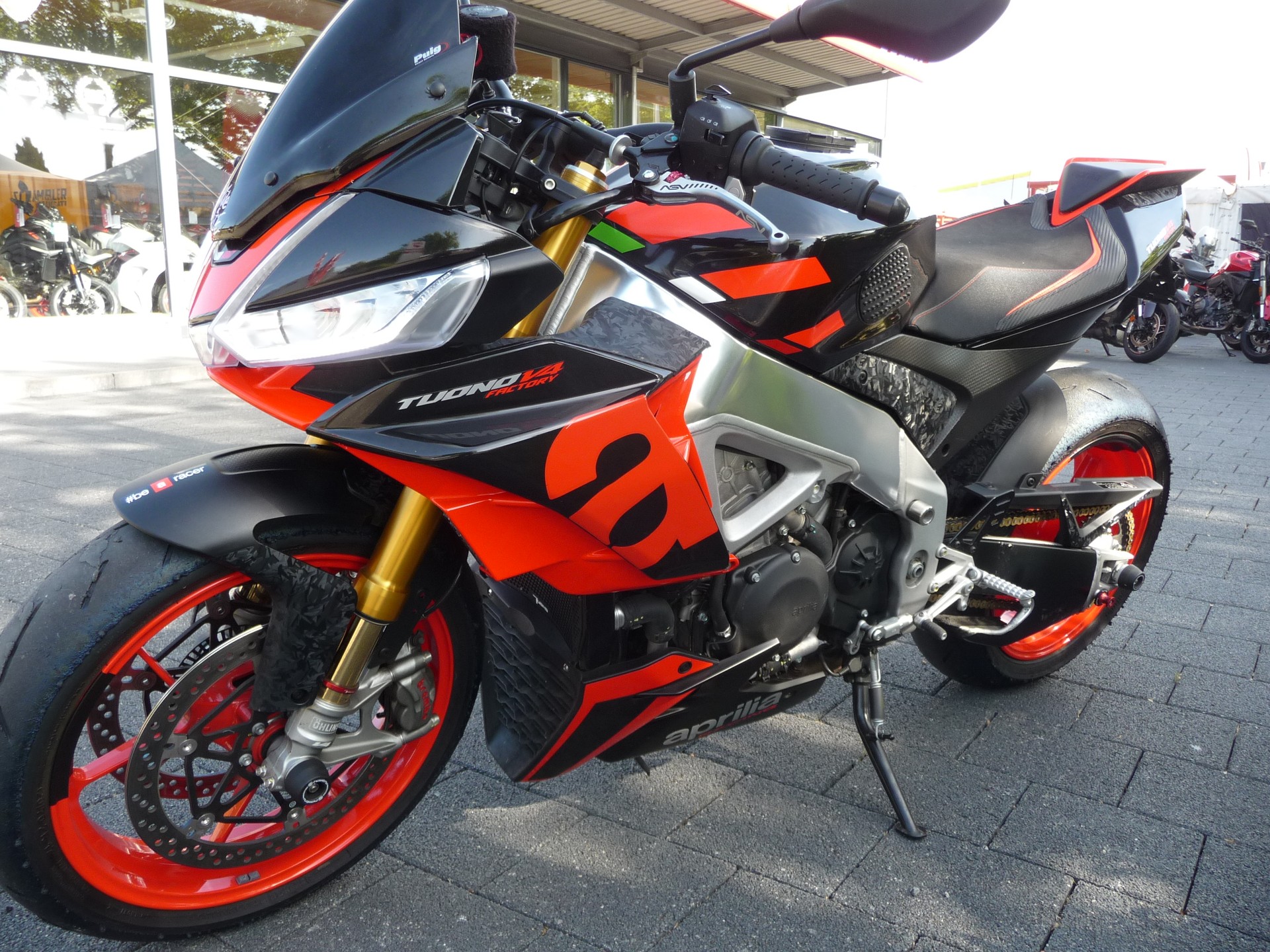 APRILIA Tuono V4 1100 Factory-image-1
