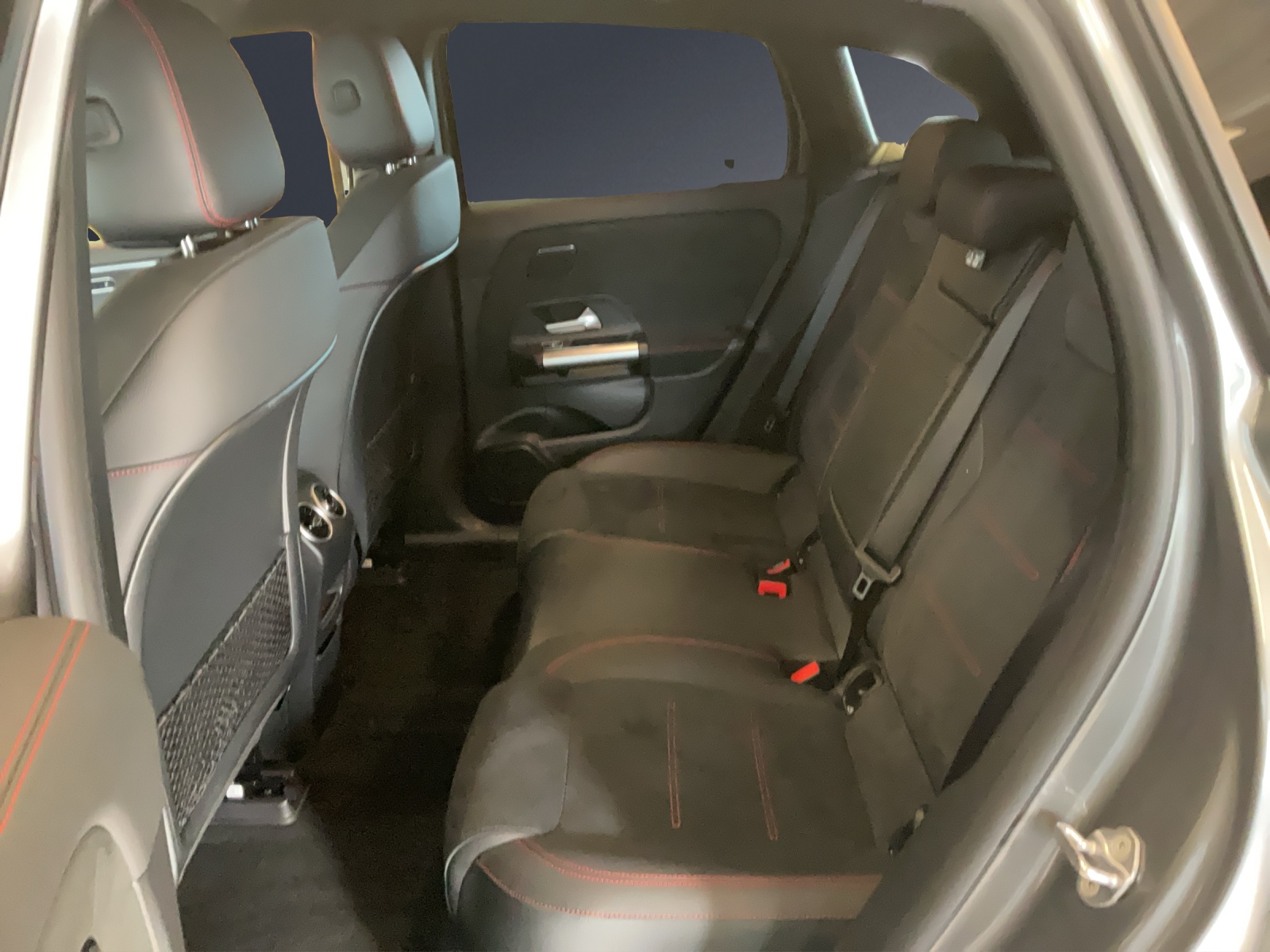 MERCEDES-BENZ EQA 300 AMG Line 4Matic-image-16