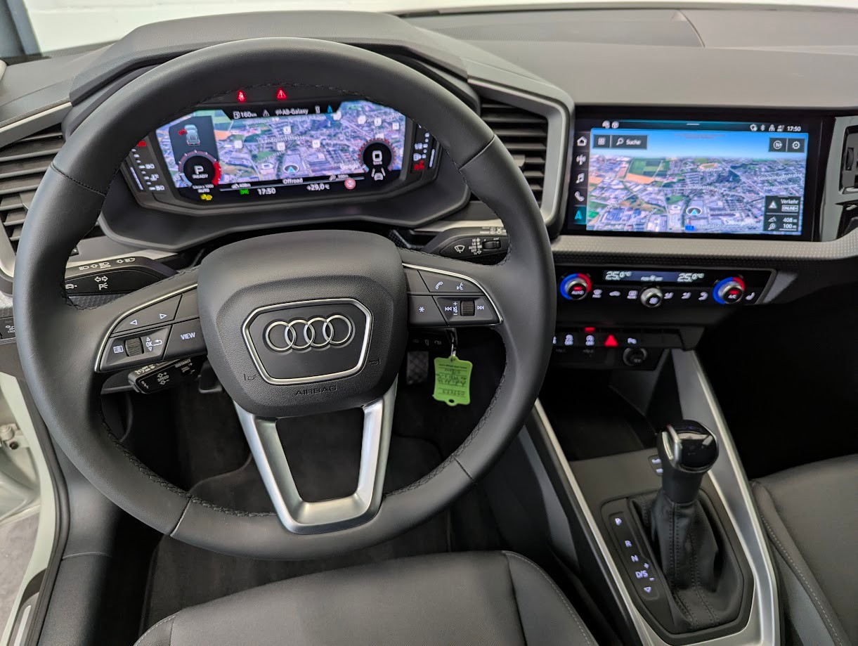 AUDI A1 Sportback 2.0 40 TFSI S Line S-Tronic*5J GAR S-LINE ALL-BLACK SPORTSITZE SITZHEIZUNG ACC VIRTUAL*-image-7