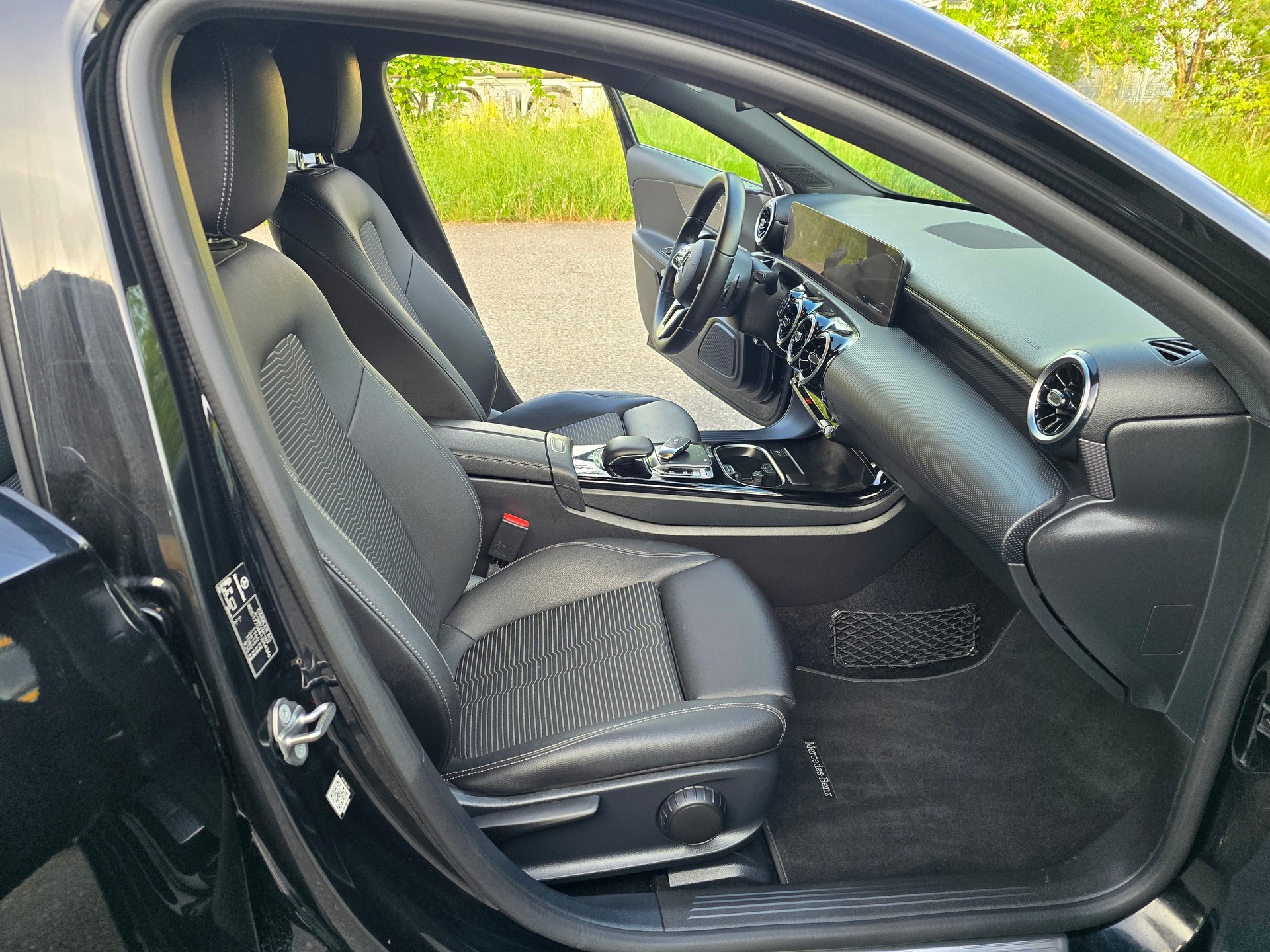 MERCEDES-BENZ A 220 Style 7G-DCT-image-13