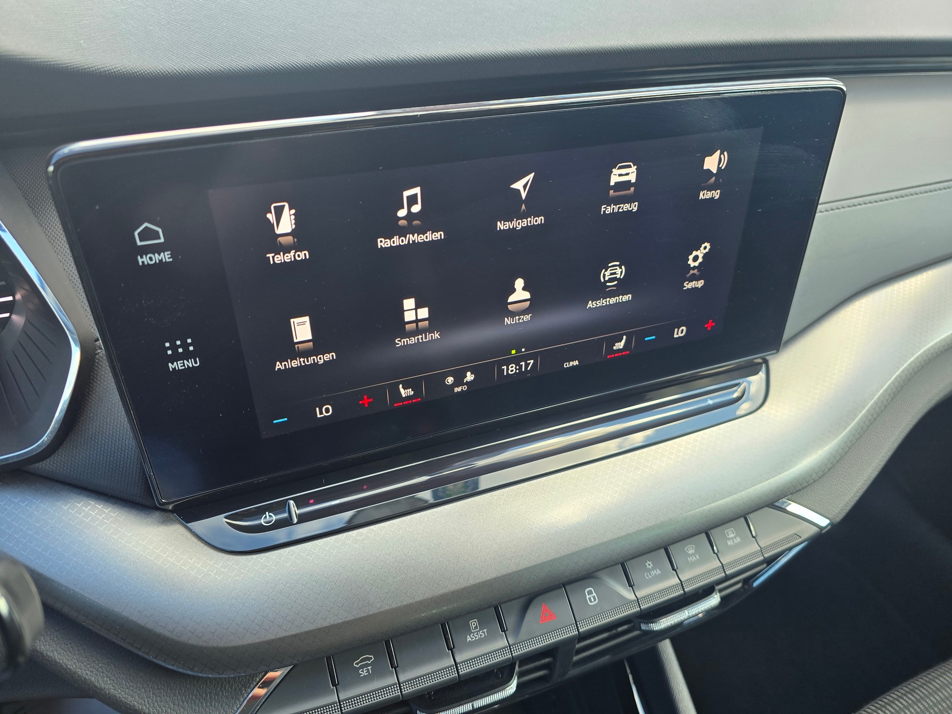 SKODA Octavia Combi 2.0 TDI DSG Ambition-image-14