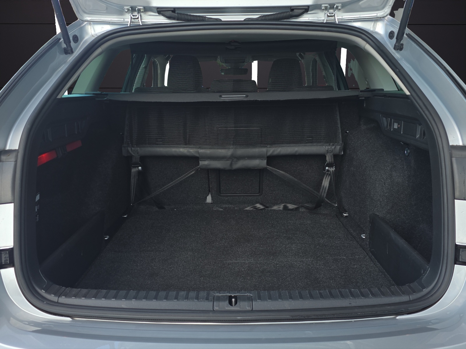 SKODA Octavia Combi 2.0 TDI DSG Ambition-image-21