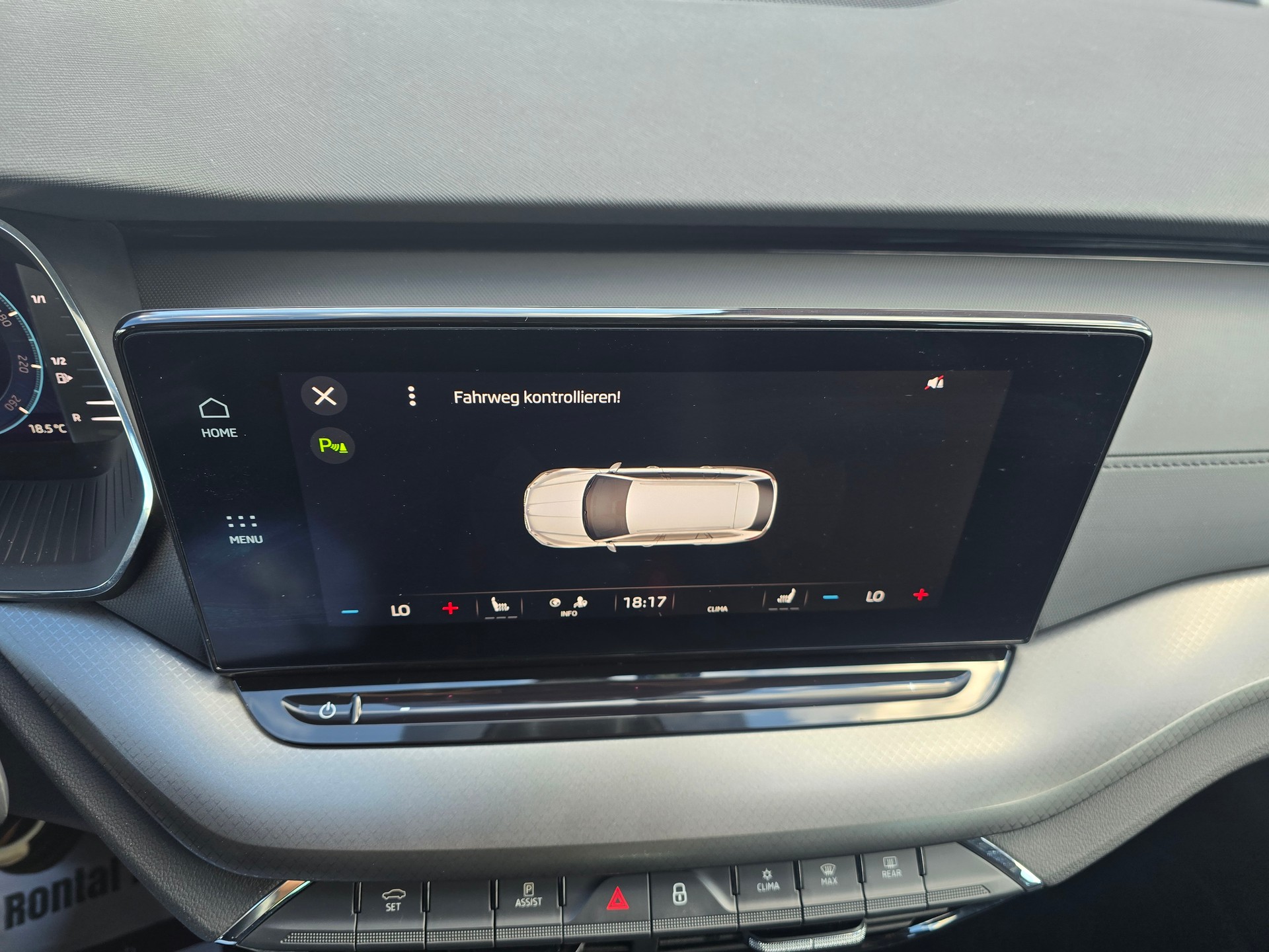 SKODA Octavia Combi 2.0 TDI DSG Ambition-image-13