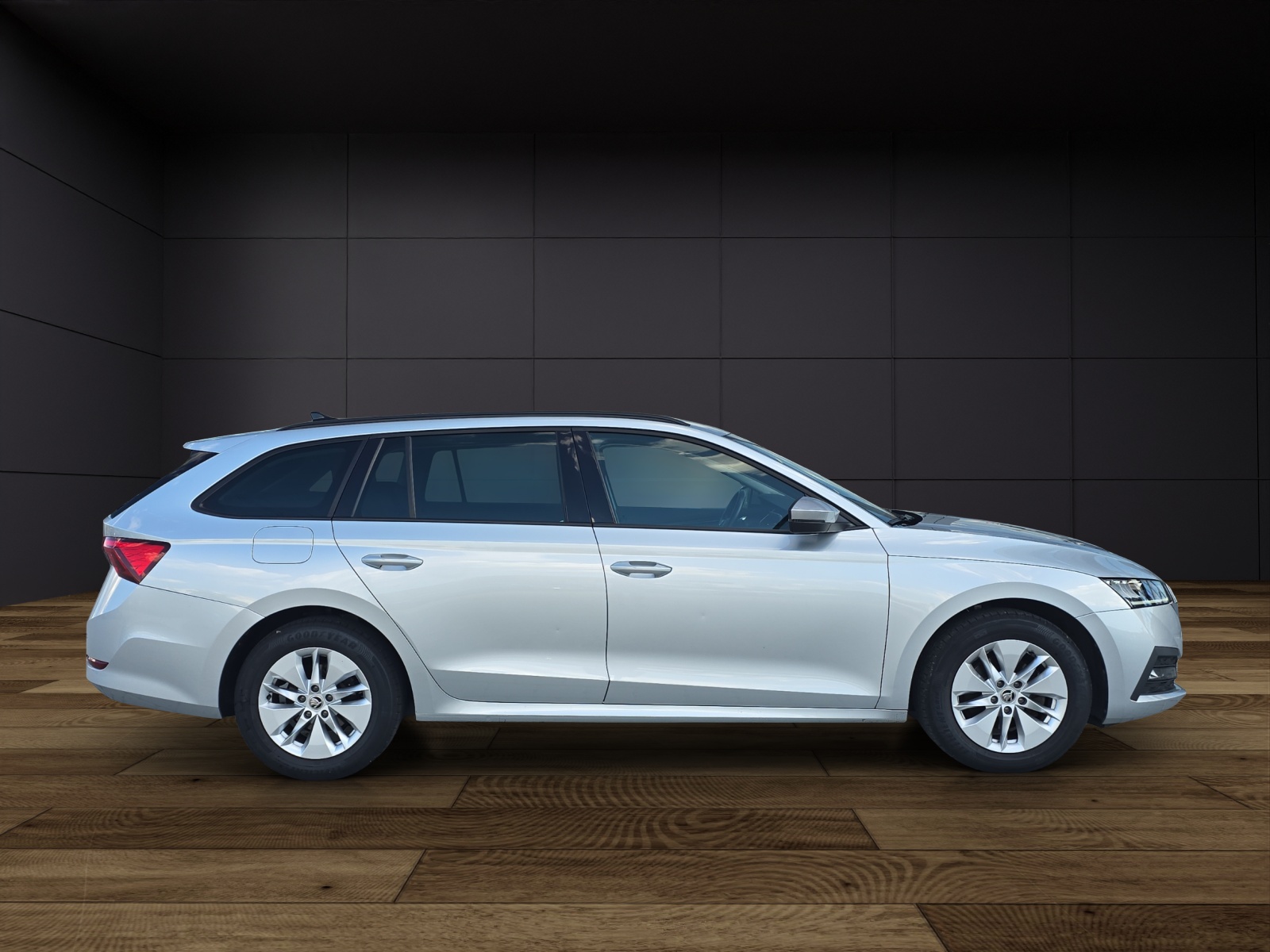 SKODA Octavia Combi 2.0 TDI DSG Ambition-image-4