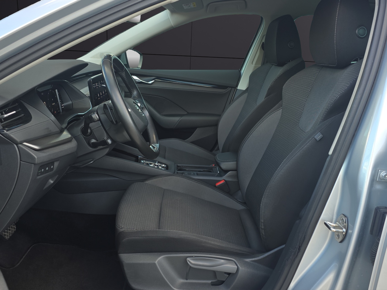 SKODA Octavia Combi 2.0 TDI DSG Ambition-image-8