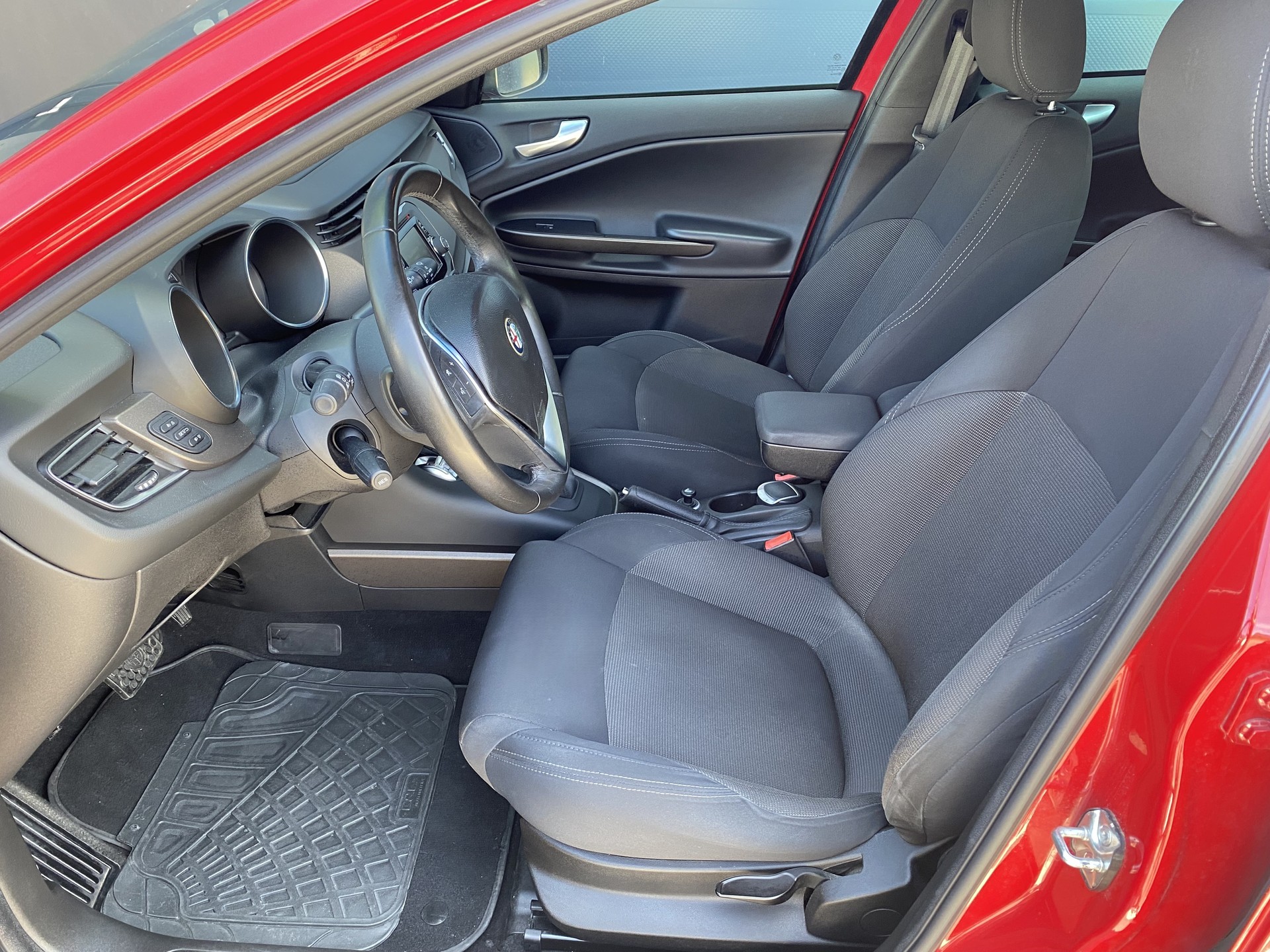 ALFA ROMEO Giulietta 1.4 MultiAir Distinctive TCT-image-17