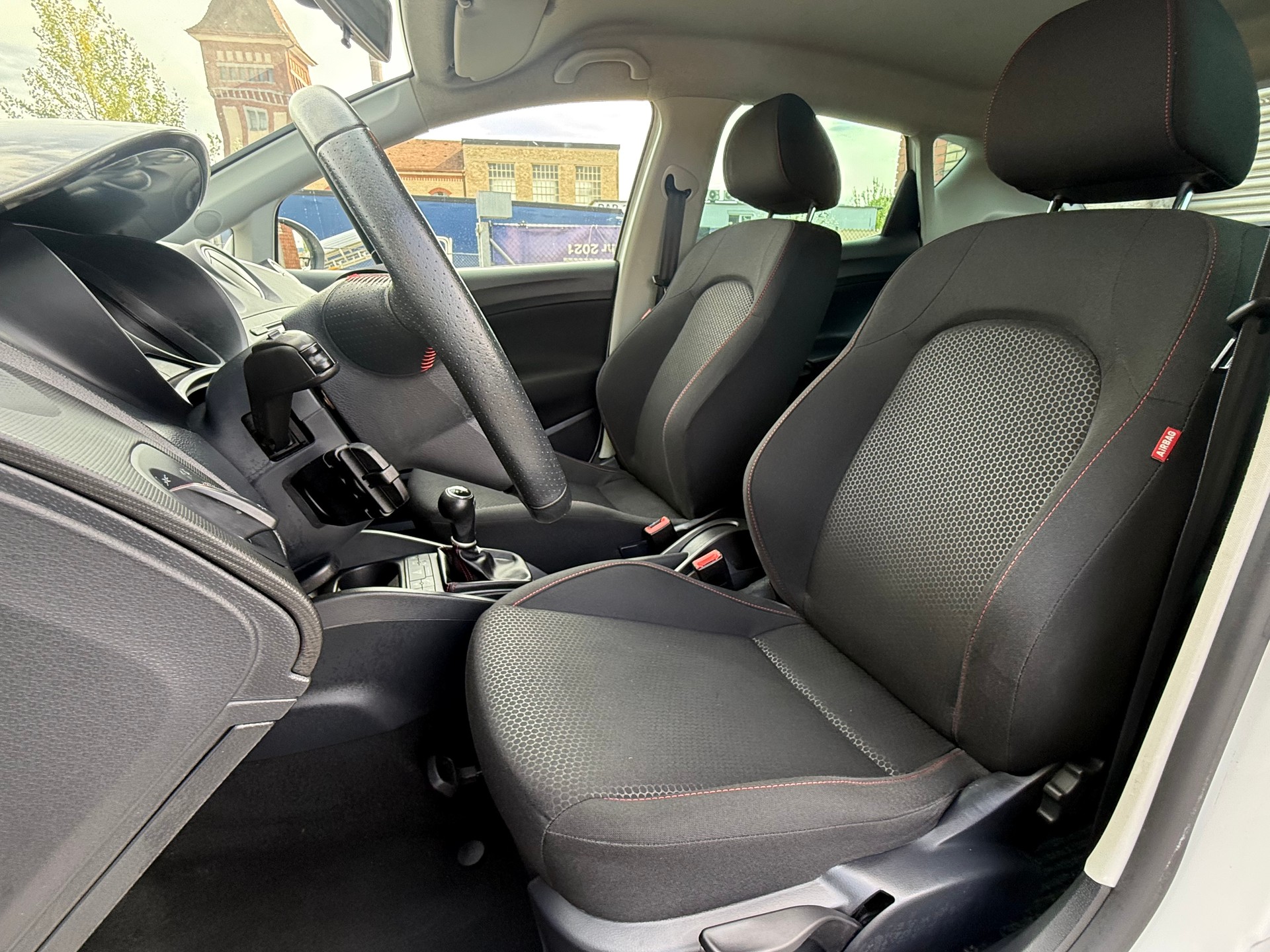 SEAT Ibiza 1.2 TSI FR-image-11