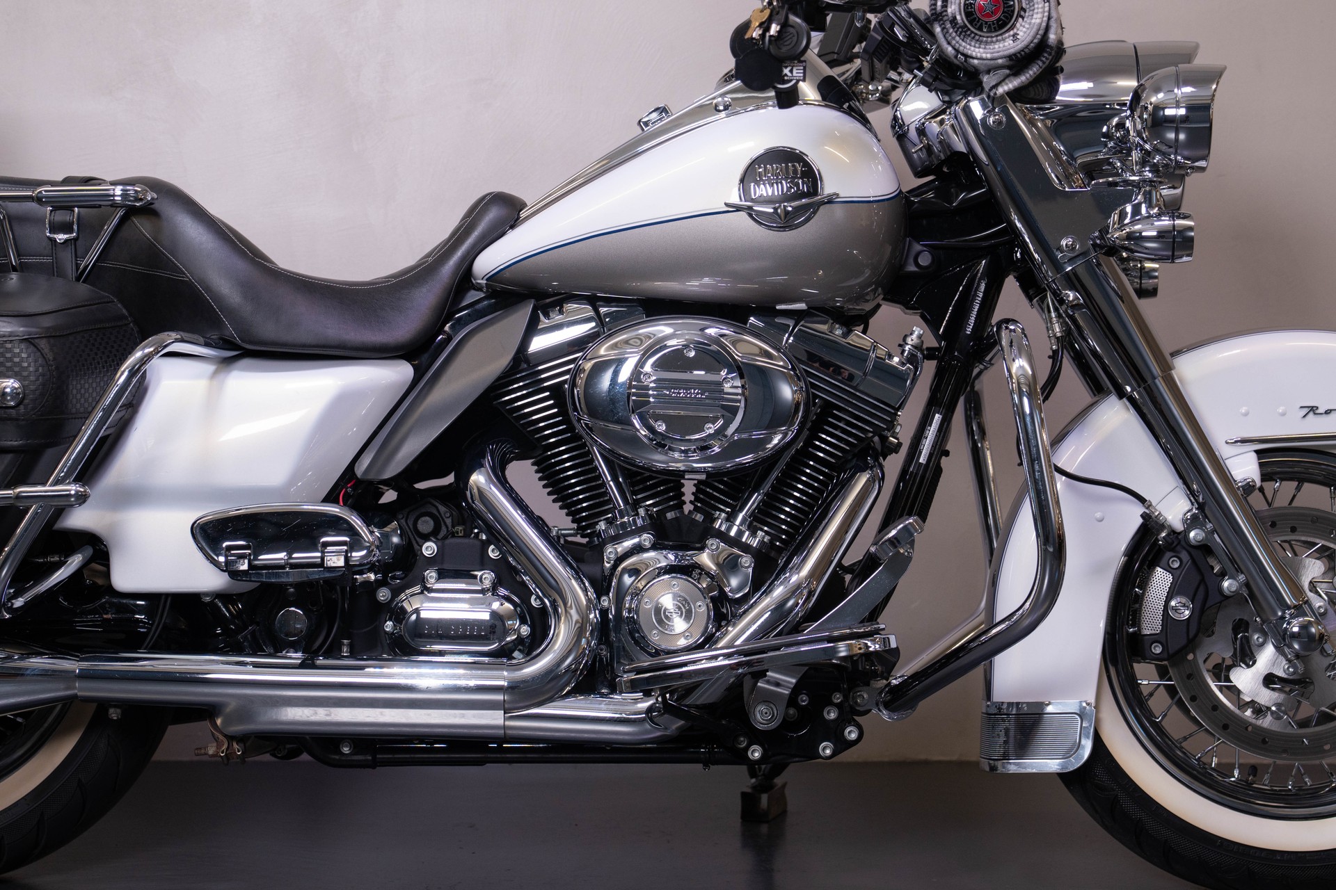 HARLEY-DAVIDSON FLHRC Road King Classic ABS-image-5