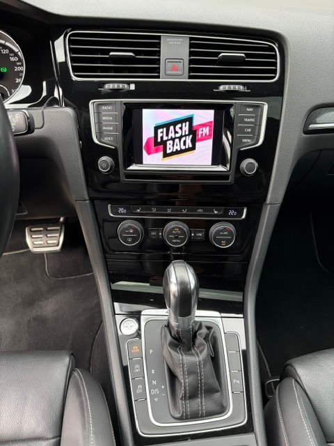 VW Golf 2.0 TSI R 4Motion DSG-image-18