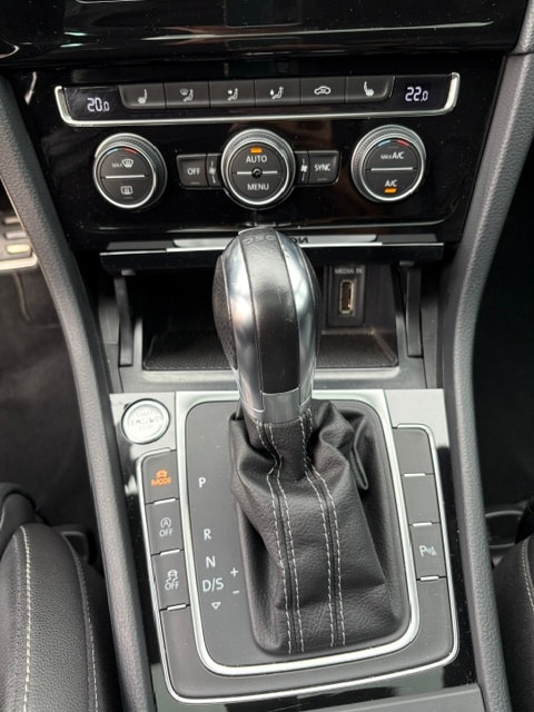 VW Golf 2.0 TSI R 4Motion DSG-image-22