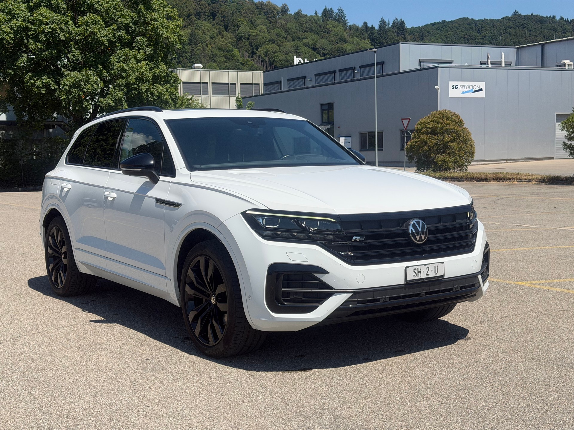 VW Touareg 3.0 TDI R Line Tiptronic-image-2
