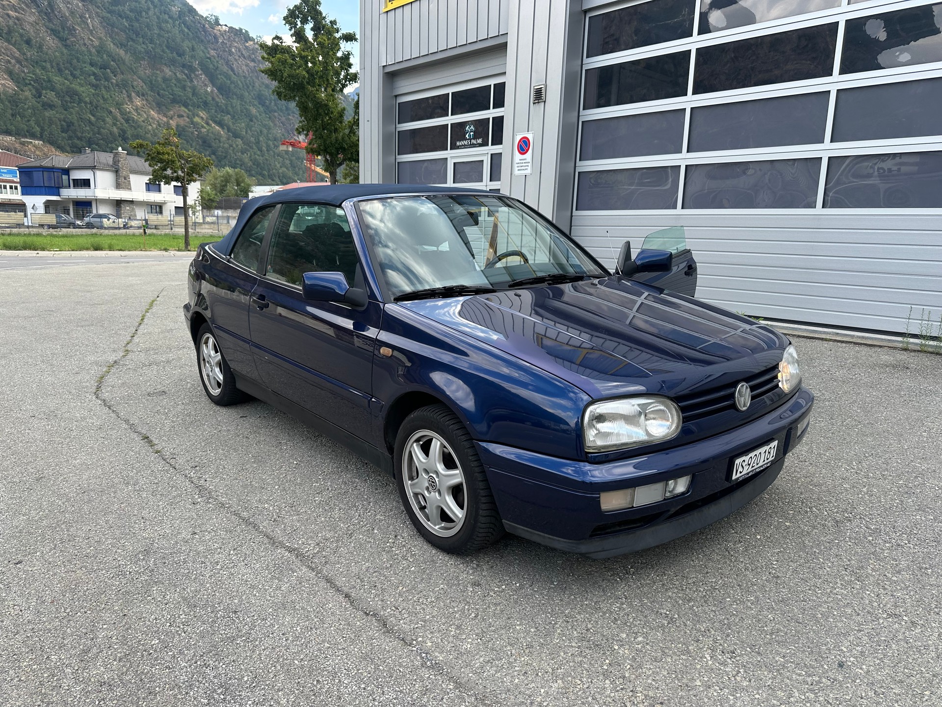 VW Golf Cabriolet 2000 Avantgarde-image-1