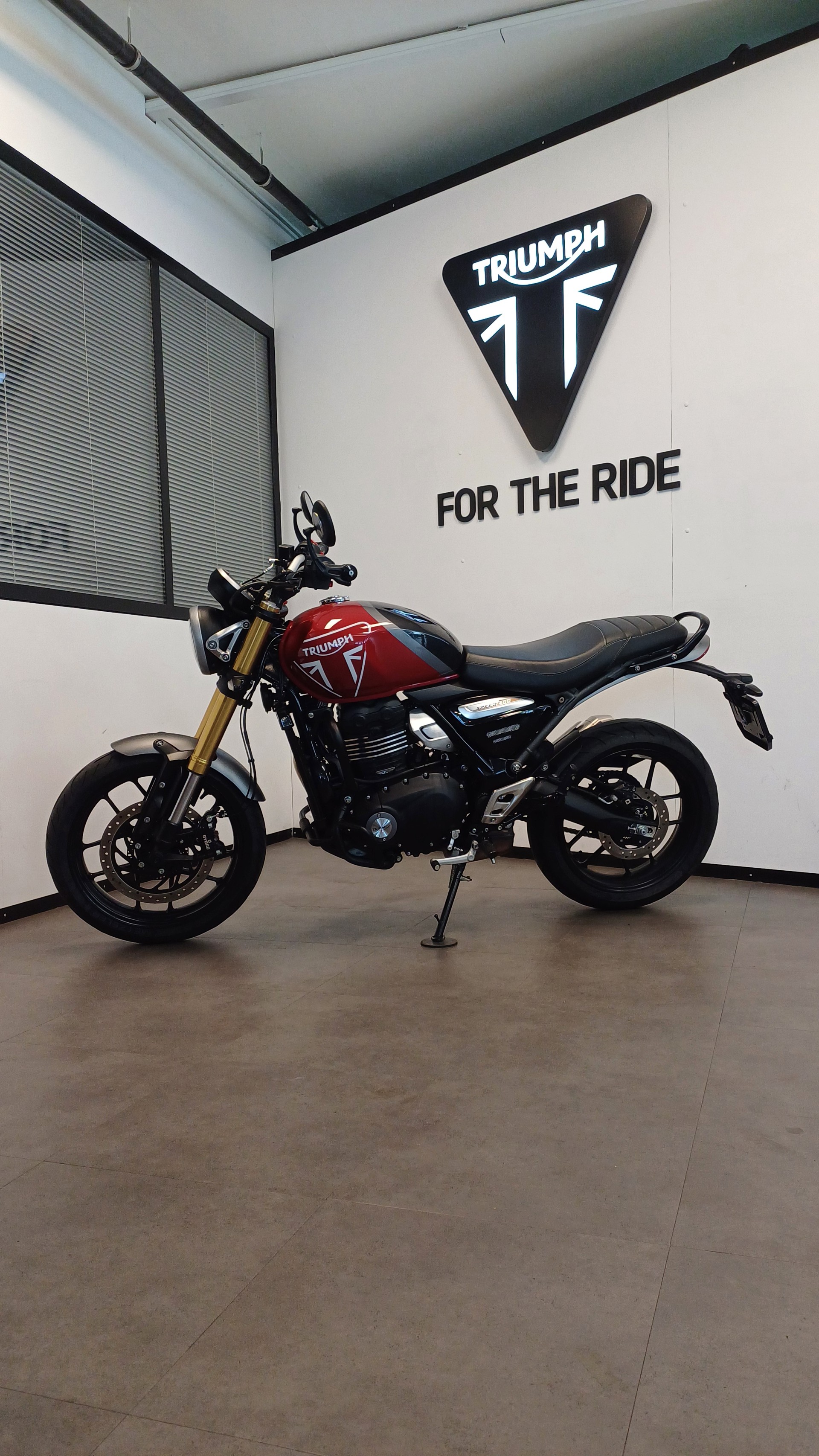 TRIUMPH Speed 400-image-1