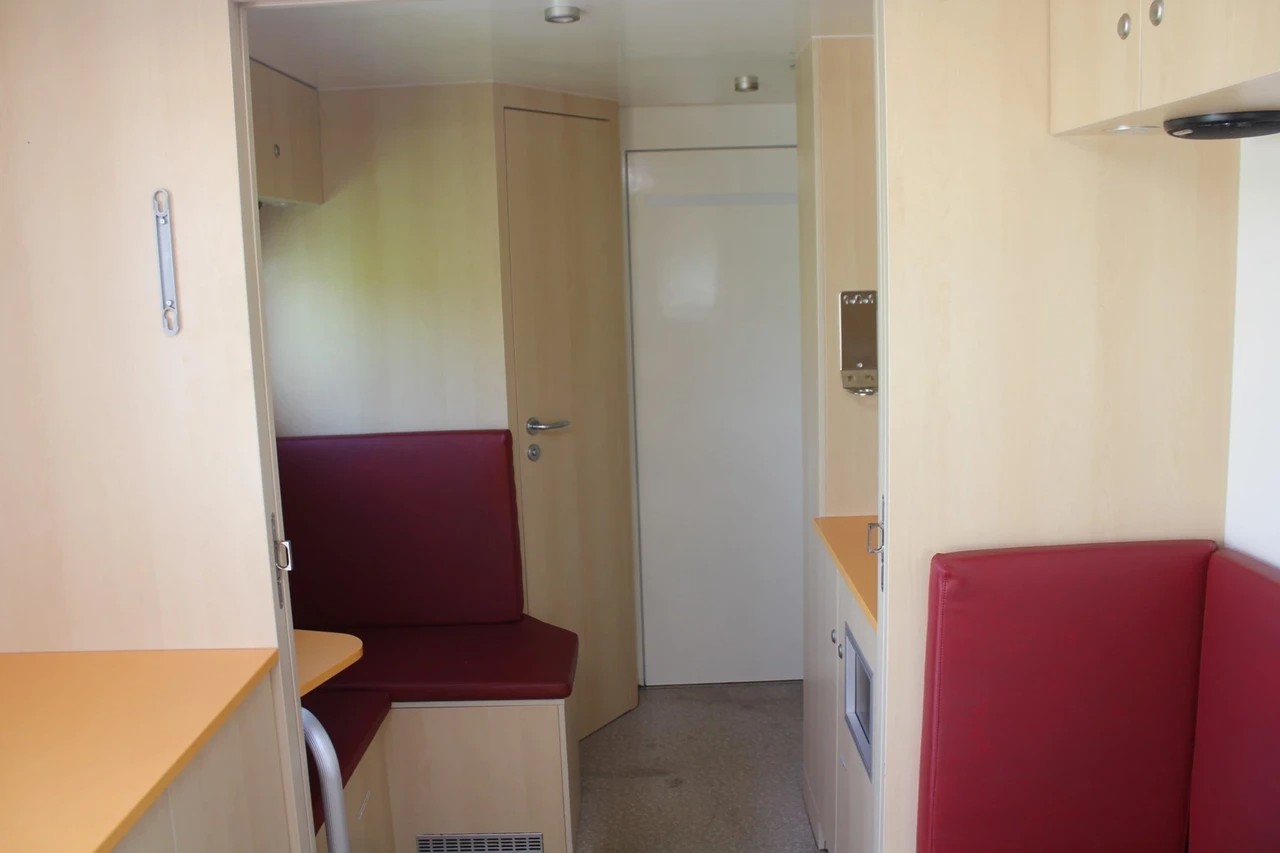 FIAT Ducato mit Aufbau zum ausbauen-image-12