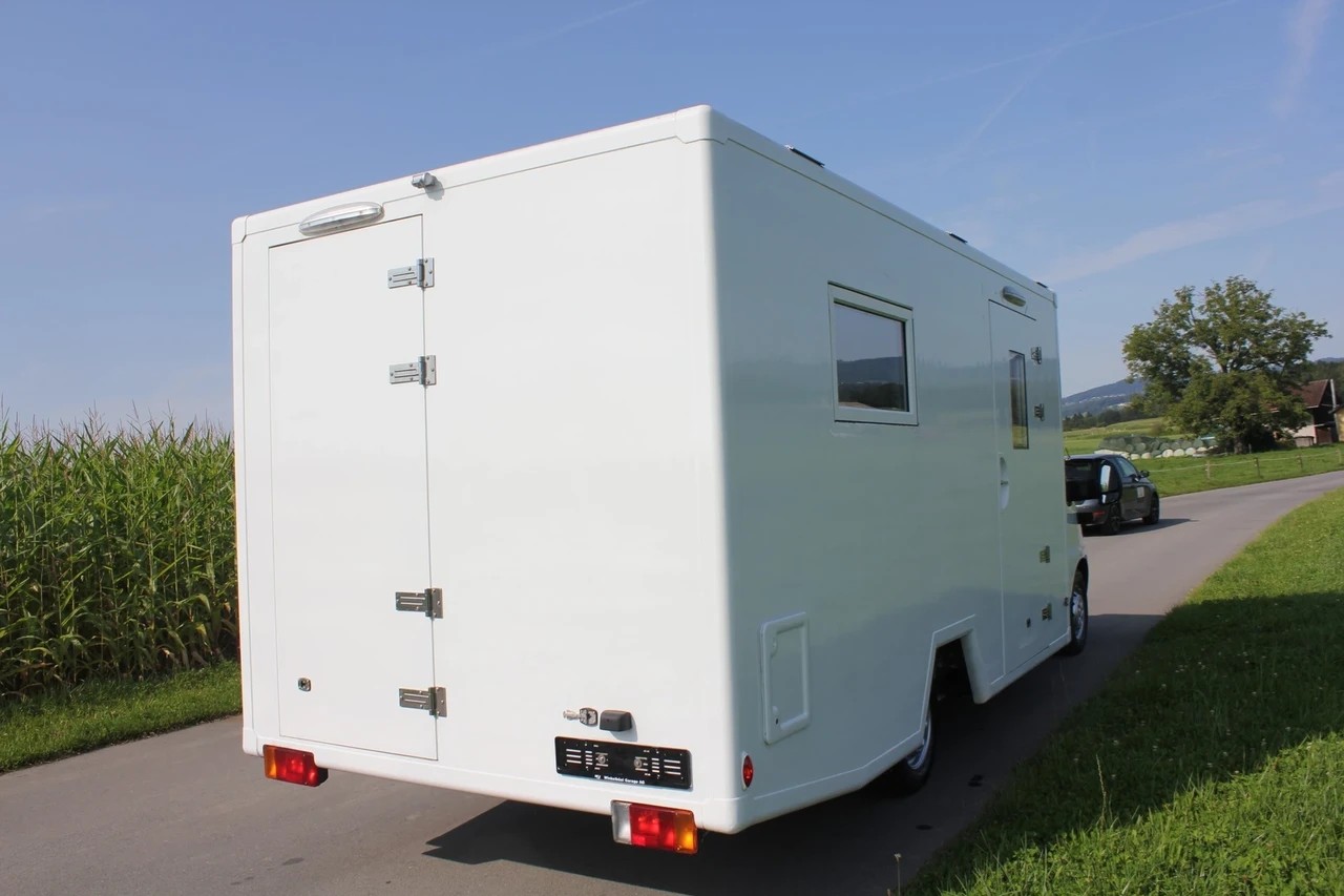 FIAT Ducato mit Aufbau zum ausbauen-image-2