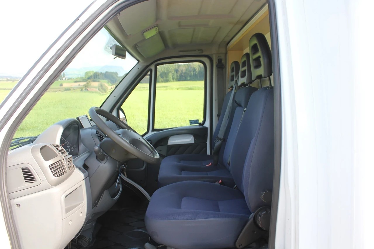 FIAT Ducato mit Aufbau zum ausbauen-image-5