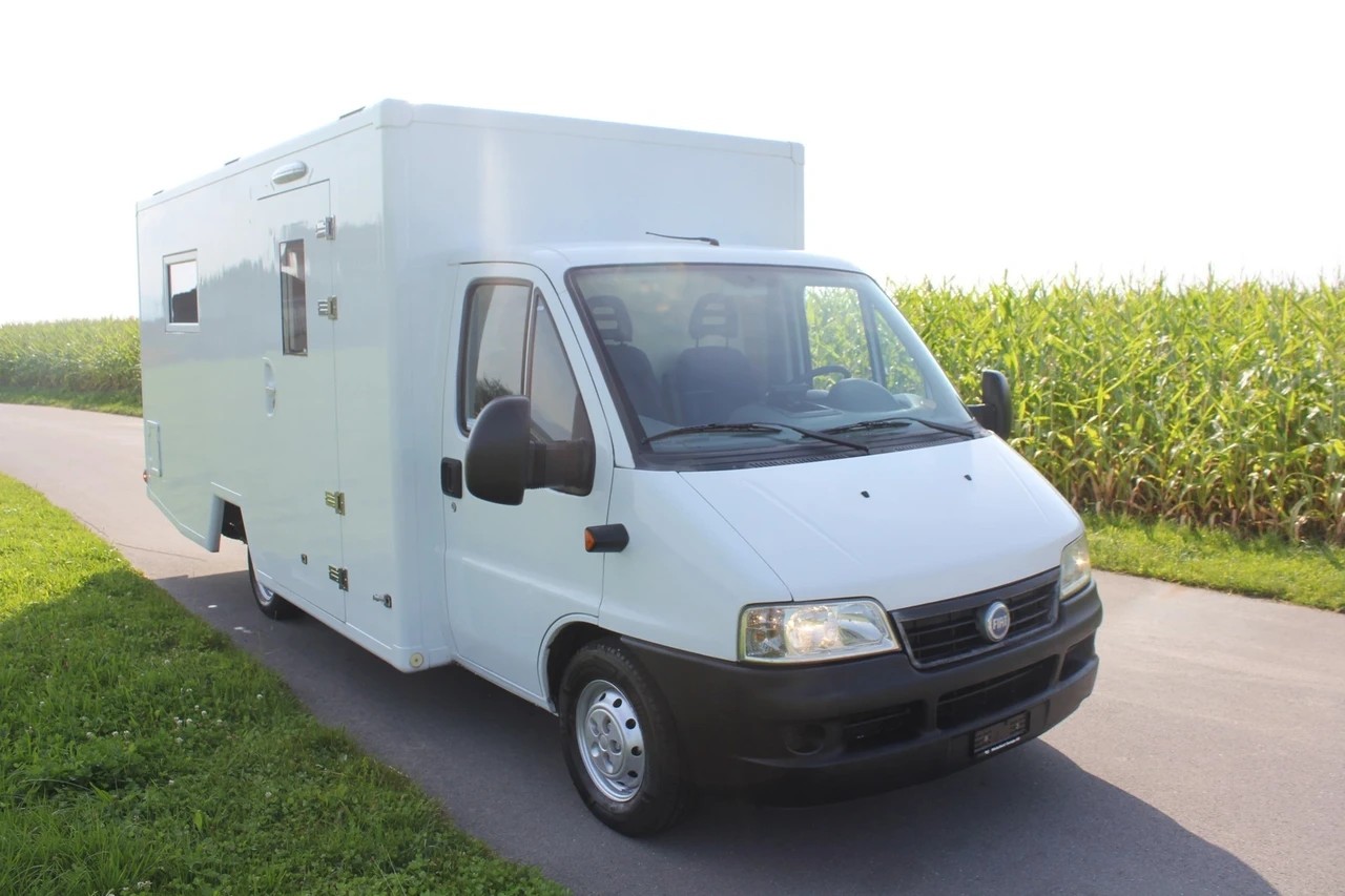 FIAT Ducato mit Aufbau zum ausbauen-image-1