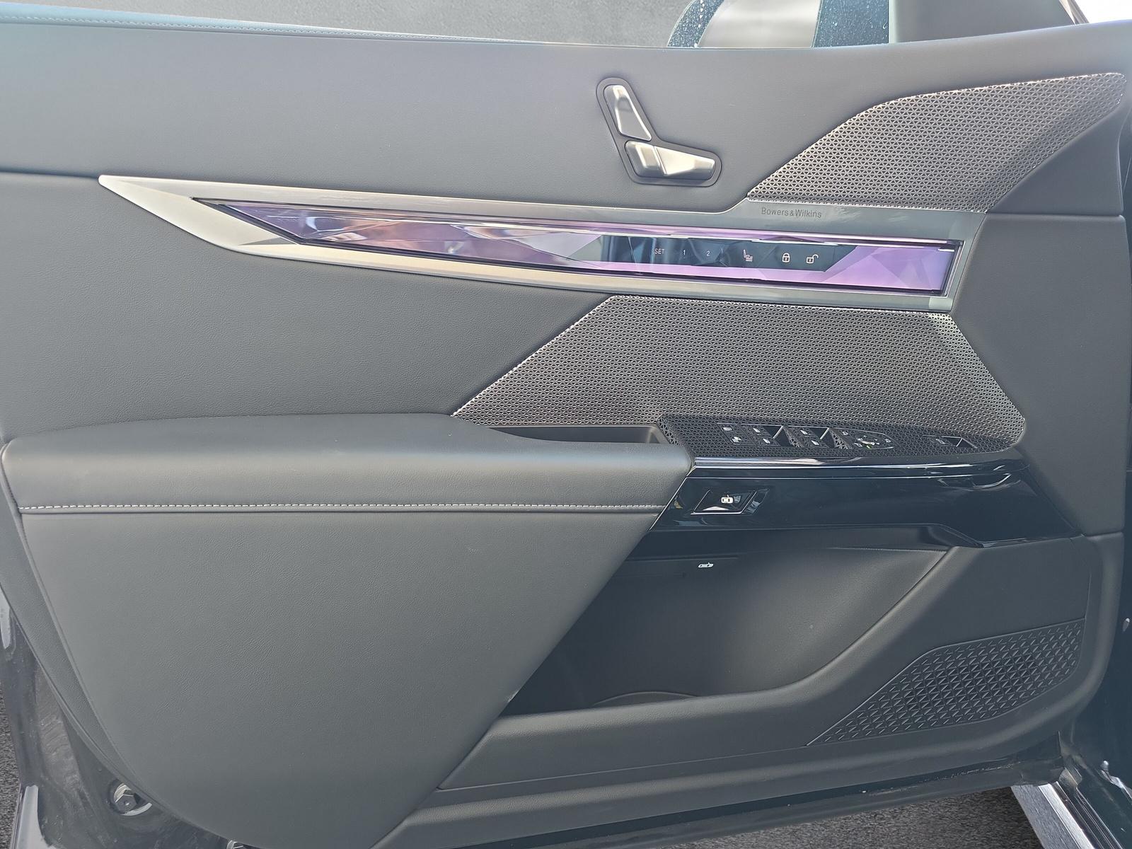 BMW i7 eDrive50 G70 (CH) -image-17