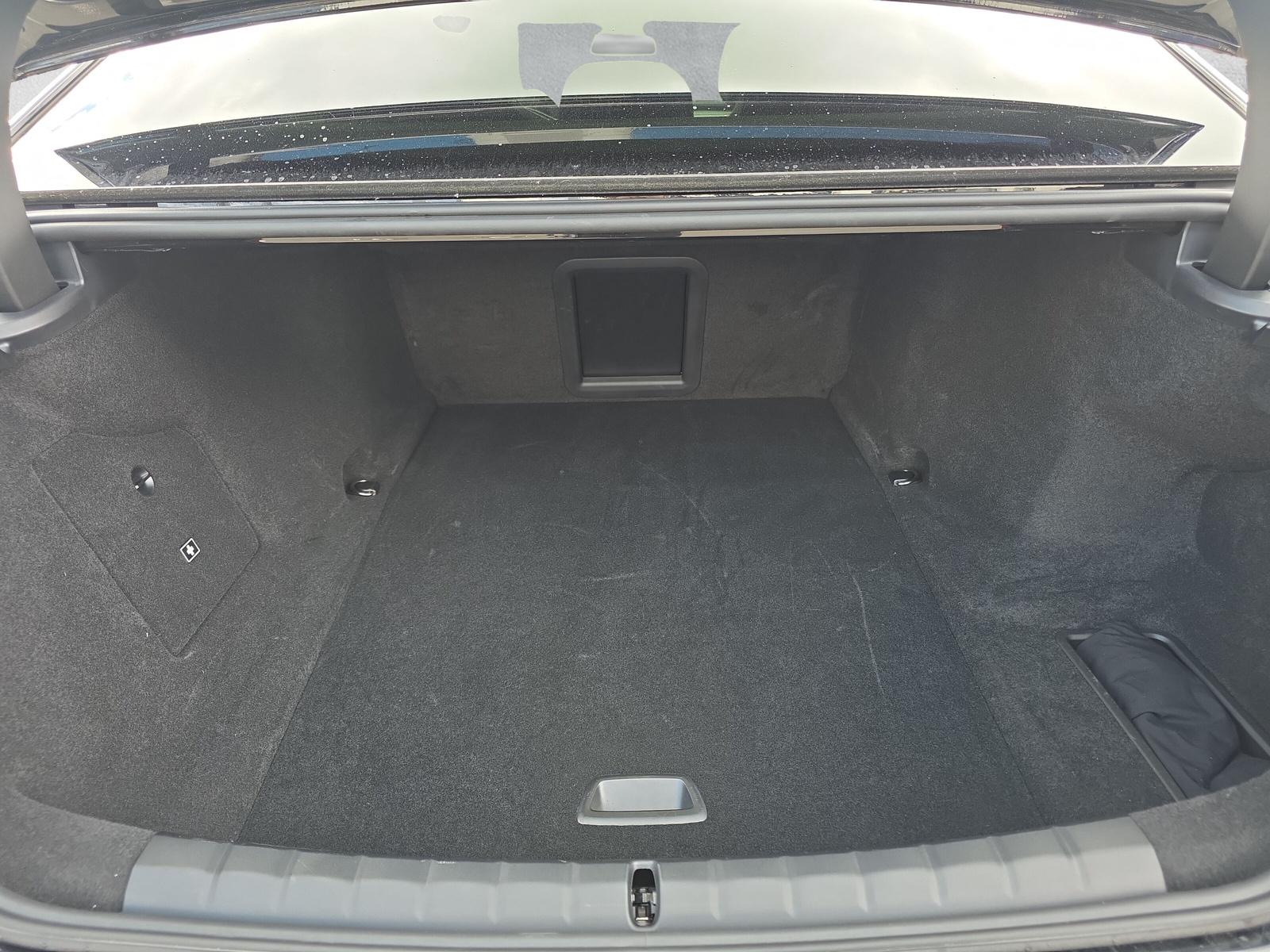 BMW i7 eDrive50 G70 (CH) -image-10