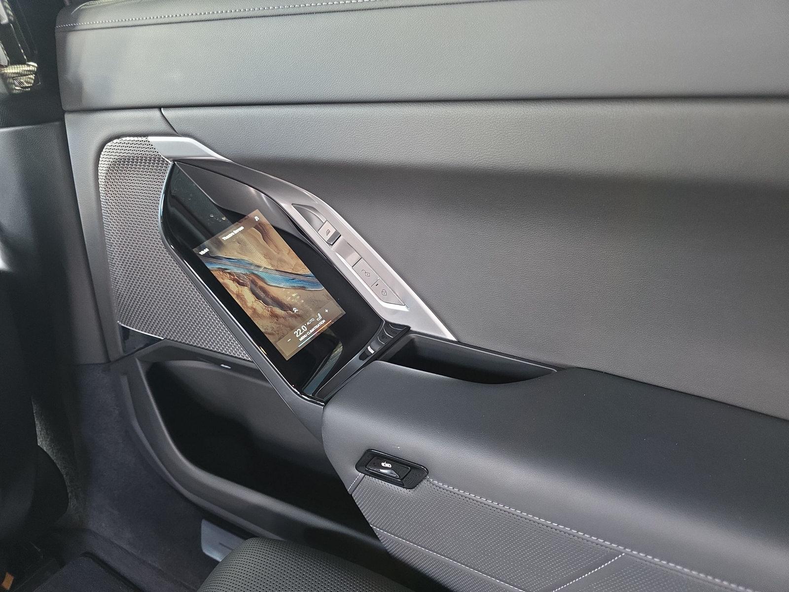 BMW i7 eDrive50 G70 (CH) -image-21