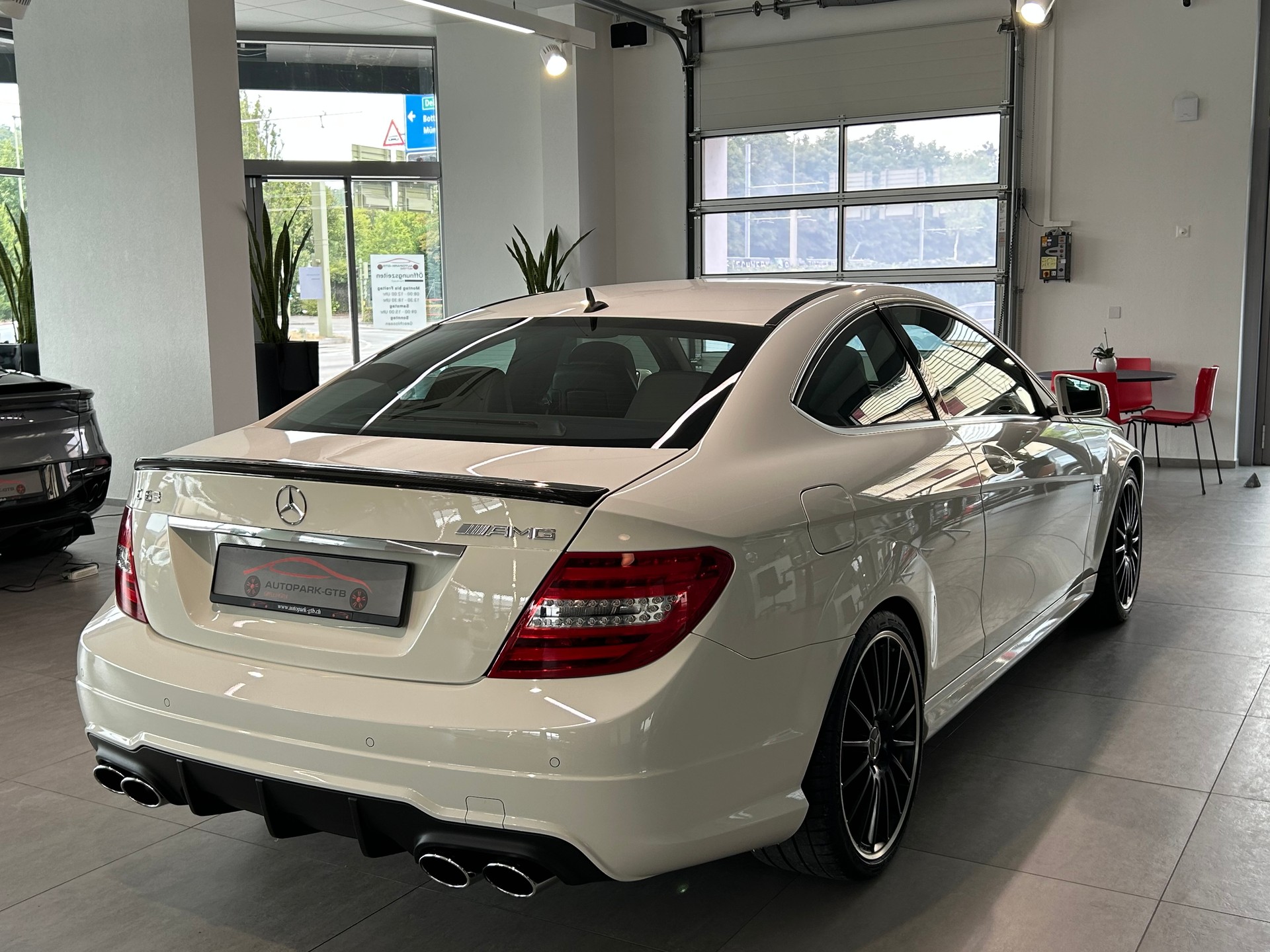 MERCEDES-BENZ C 63 Coupé AMG Speedshift MCT-image-6