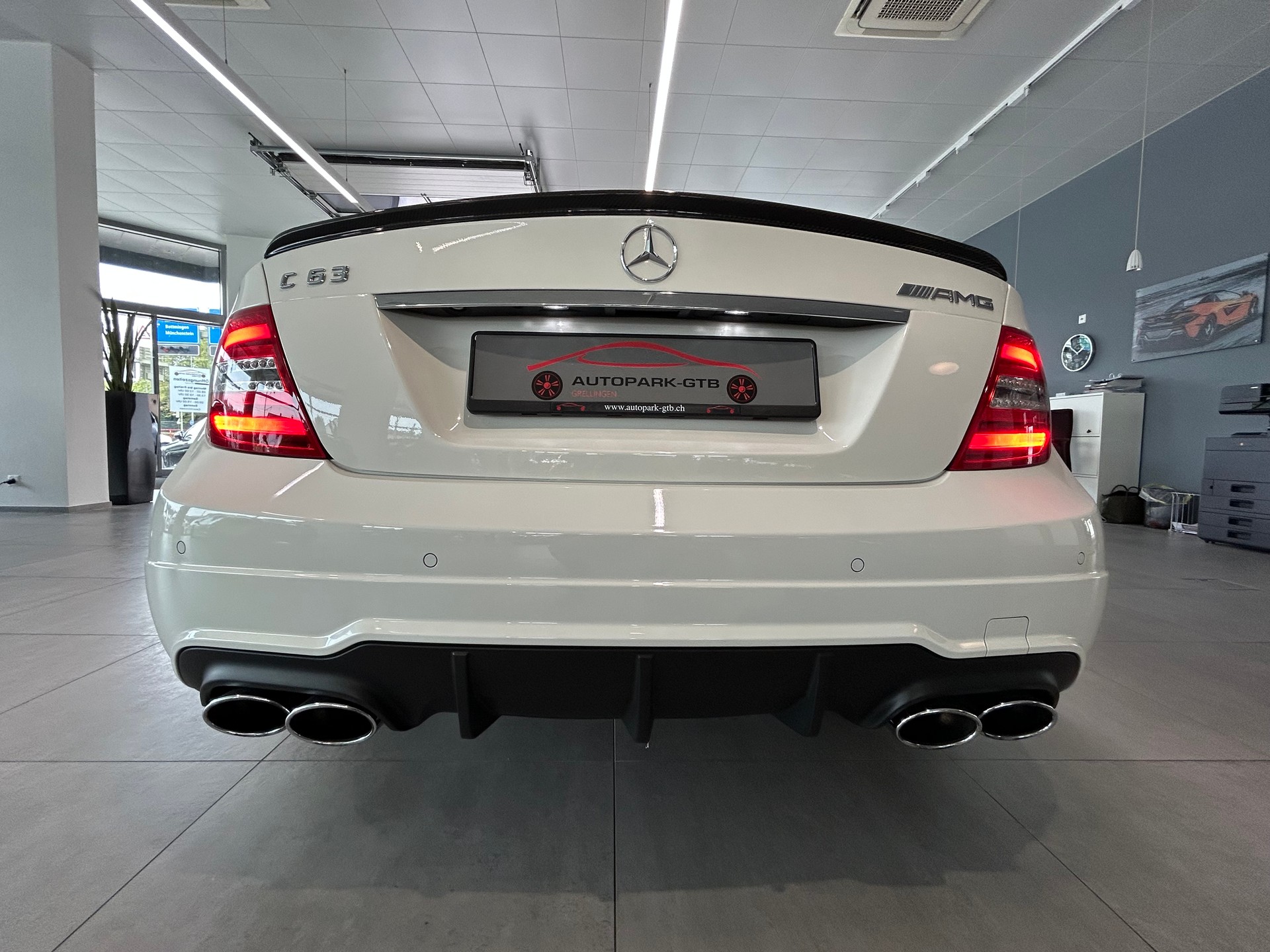 MERCEDES-BENZ C 63 Coupé AMG Speedshift MCT-image-8