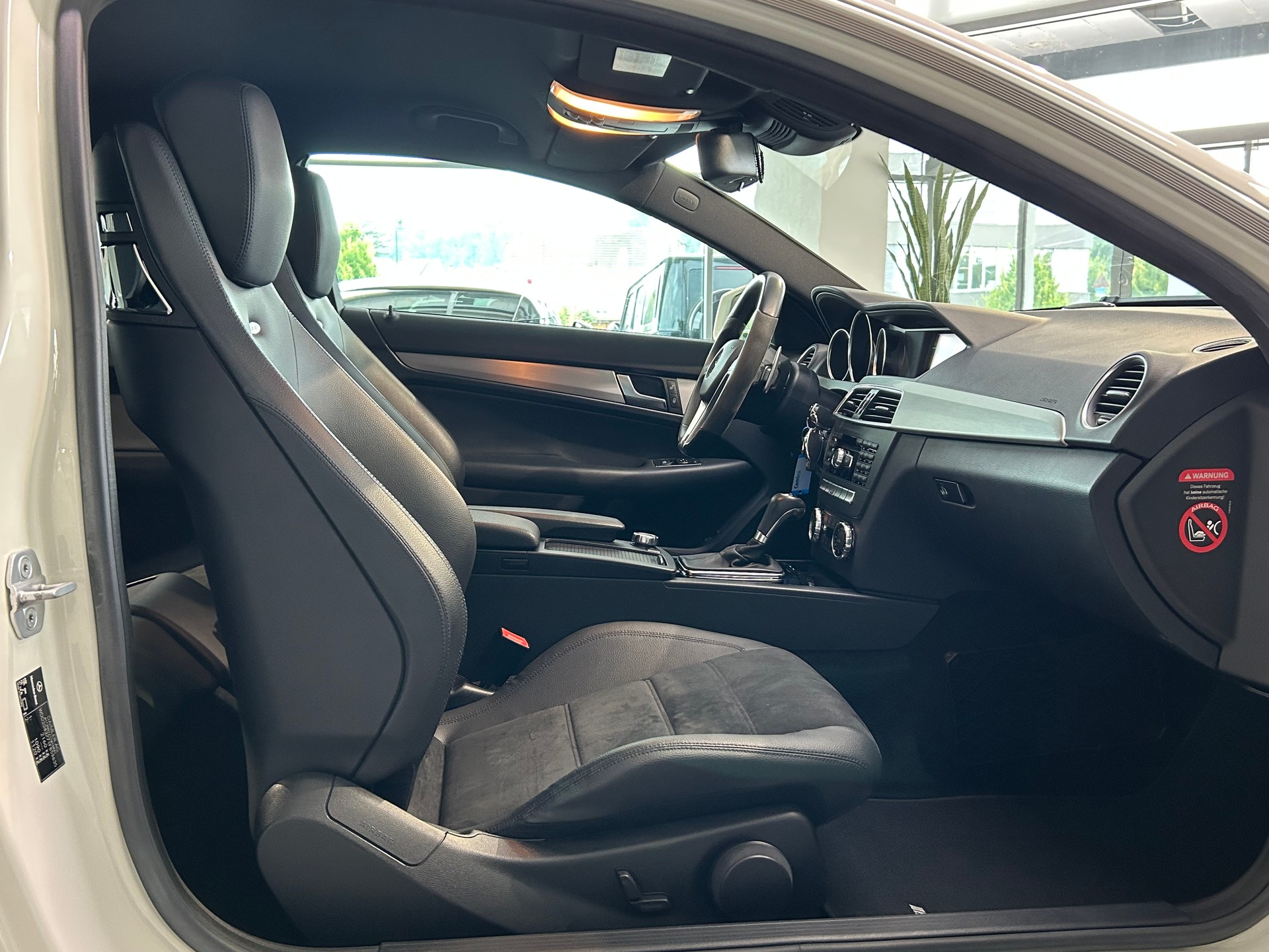 MERCEDES-BENZ C 63 Coupé AMG Speedshift MCT-image-13