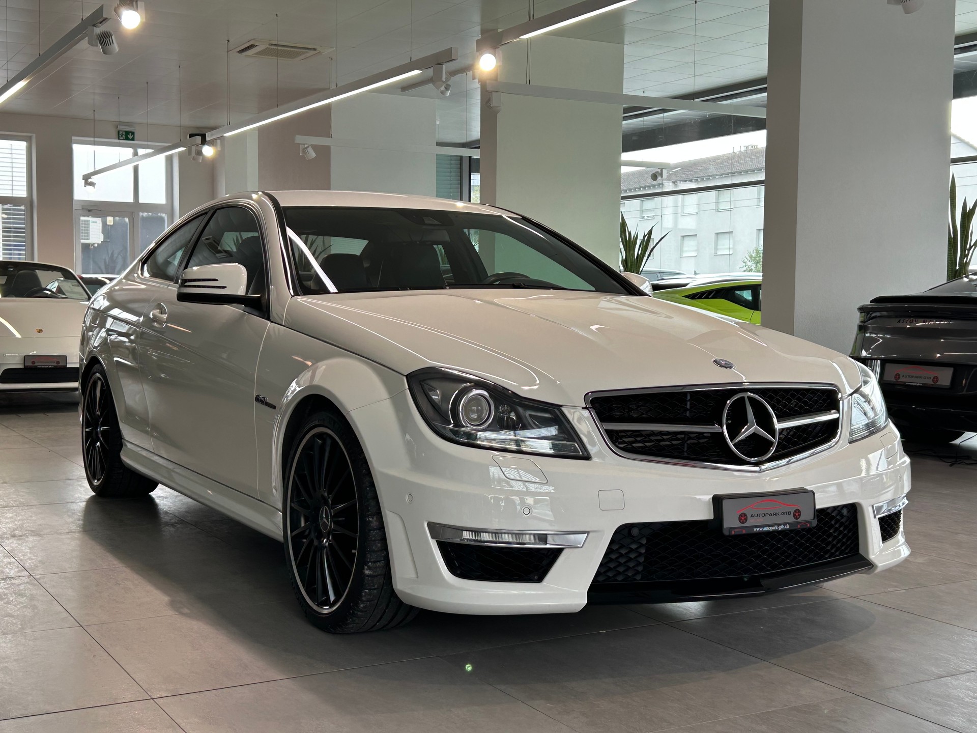 MERCEDES-BENZ C 63 Coupé AMG Speedshift MCT-showroom-element-1
