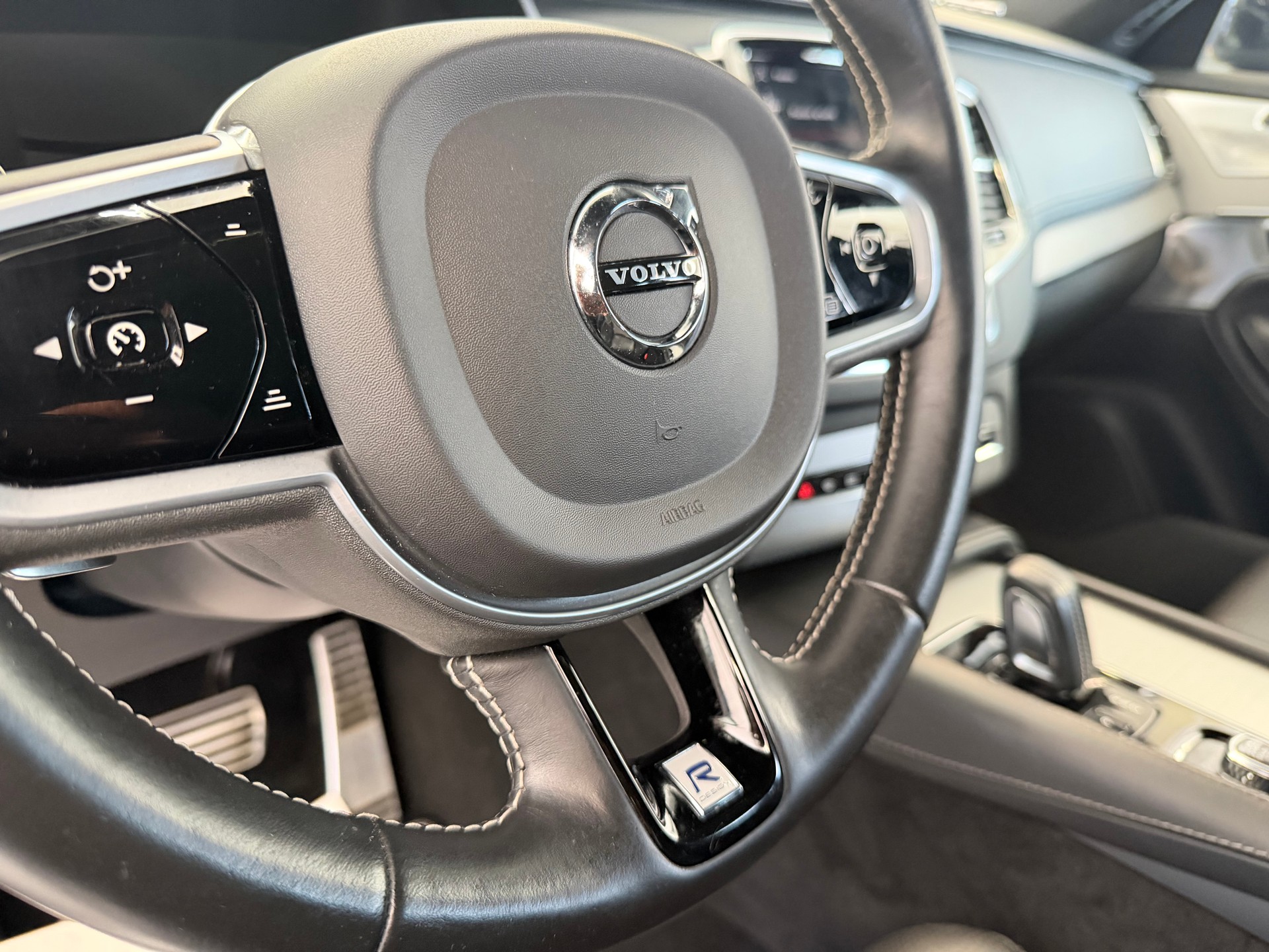 VOLVO XC90 T8 eAWD R-Design Geartronic-image-13
