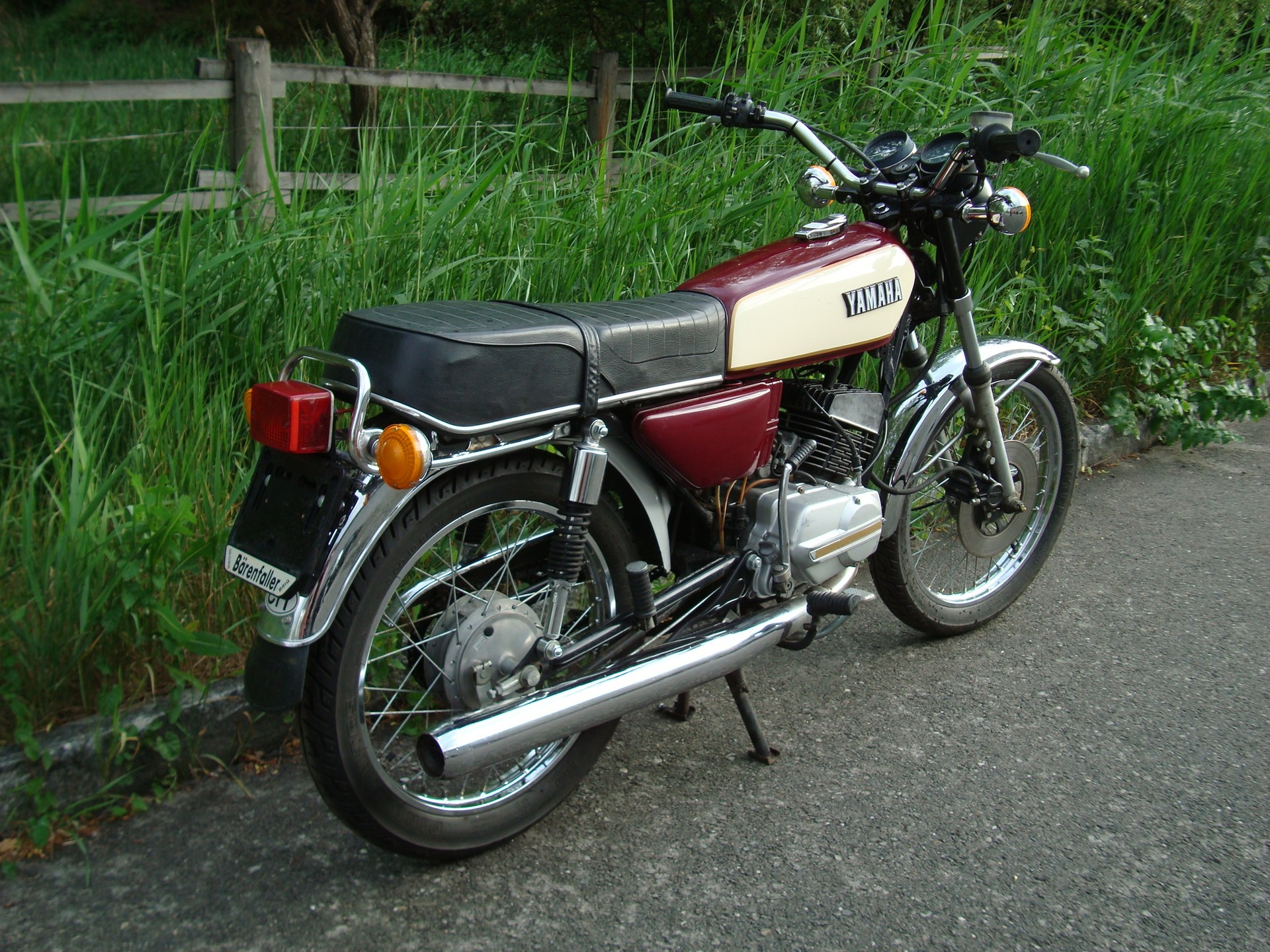 YAMAHA RS 125-image-12