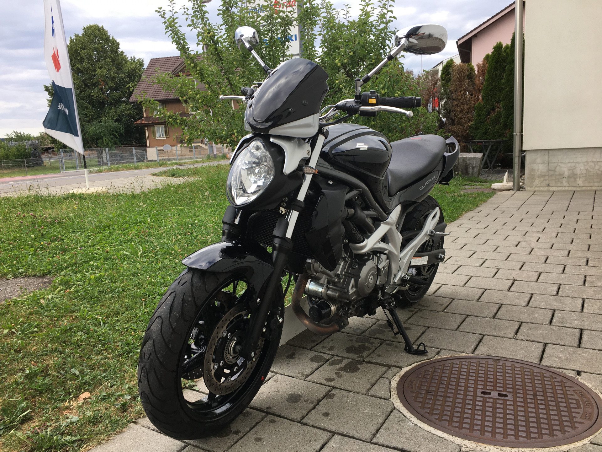 SUZUKI SFV 650 Gladius-image-4