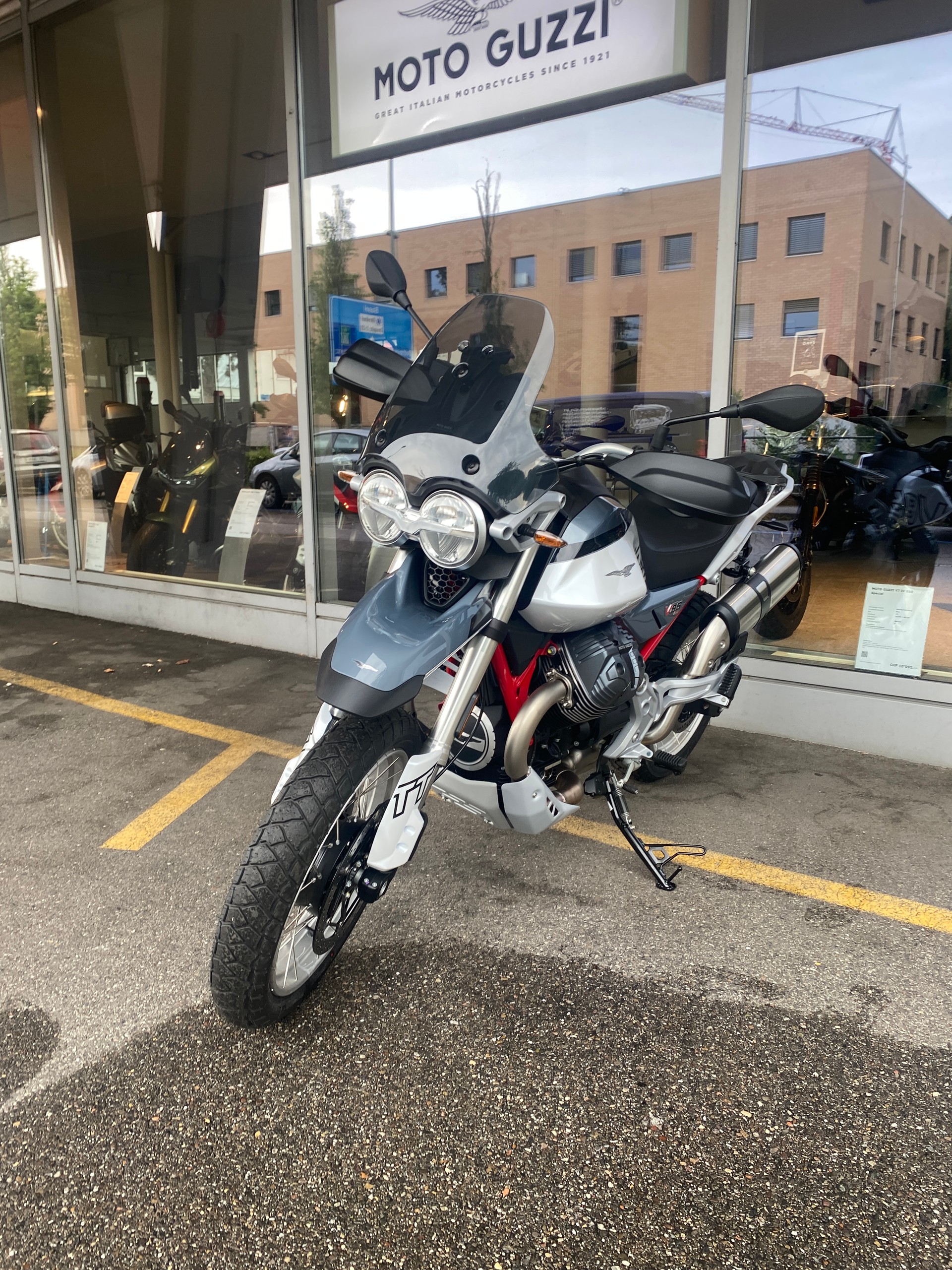 MOTO GUZZI V85 TT E5+-image-5