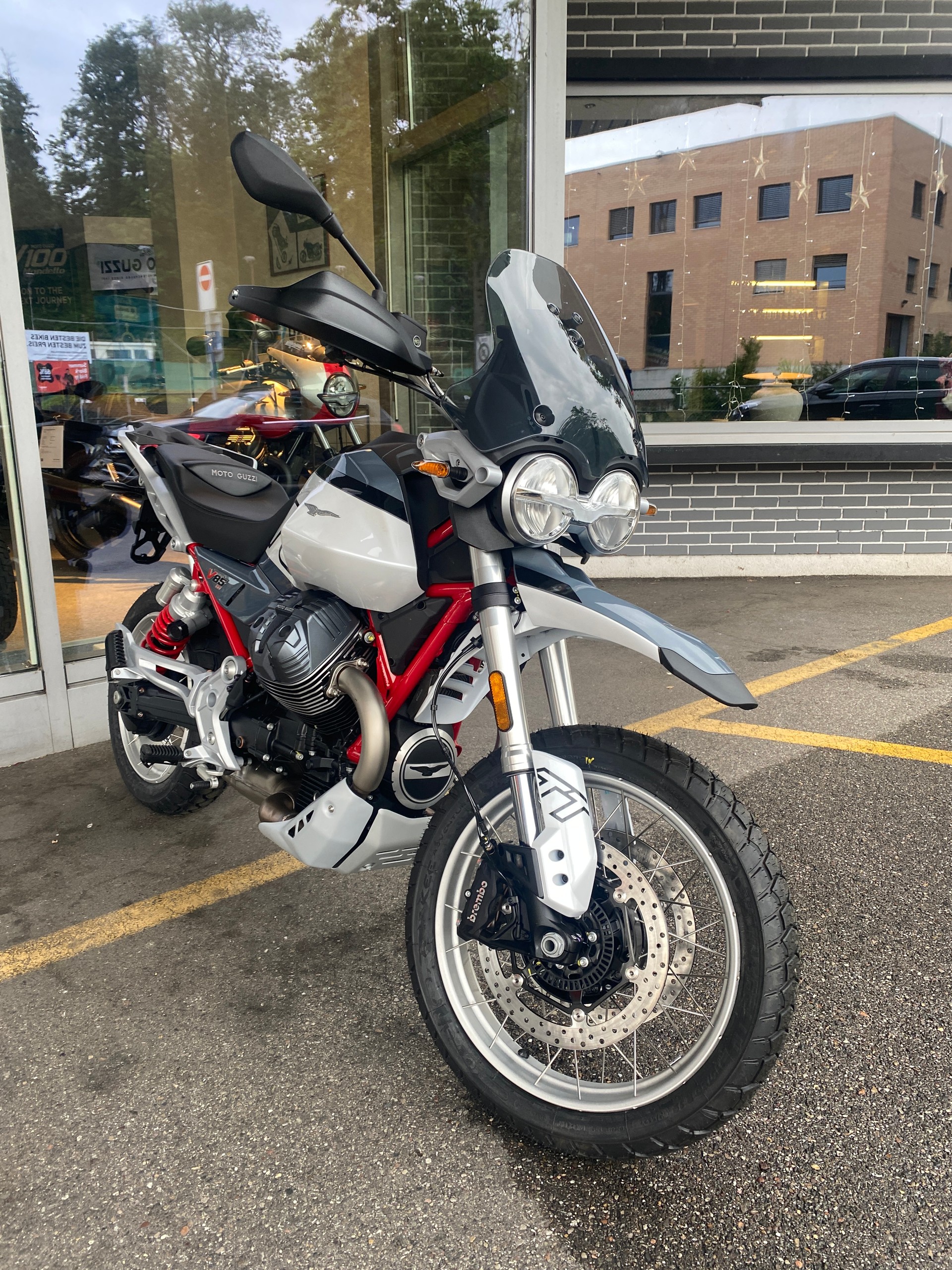 MOTO GUZZI V85 TT E5+-image-3