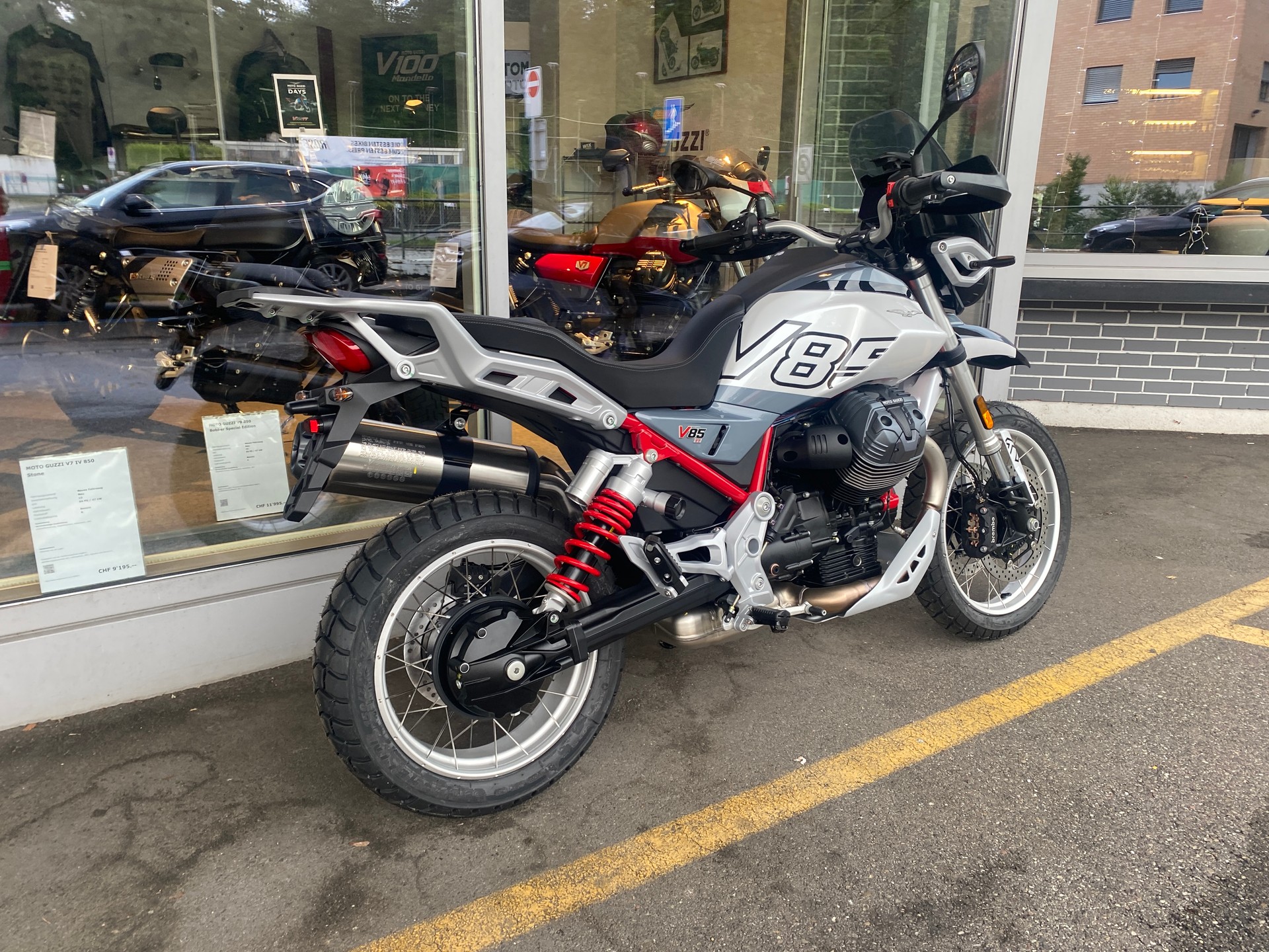 MOTO GUZZI V85 TT E5+-image-2