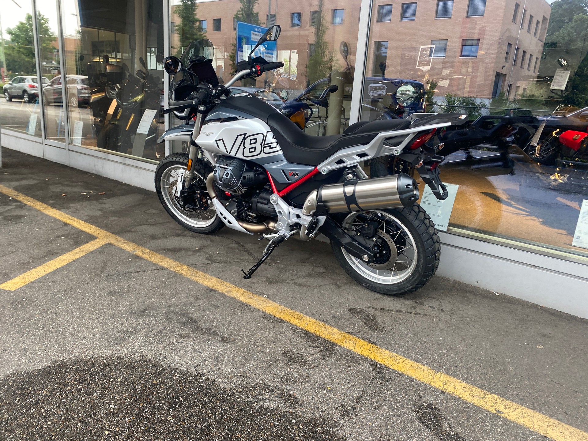 MOTO GUZZI V85 TT E5+-image-9