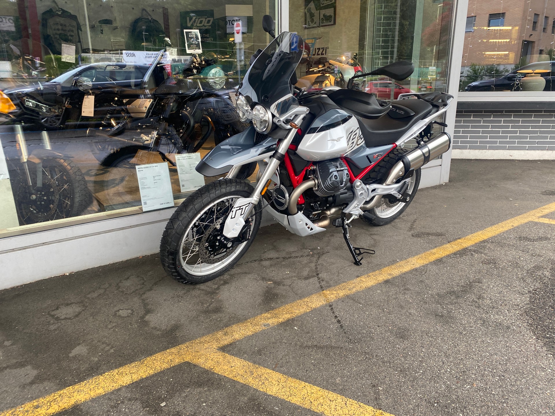 MOTO GUZZI V85 TT E5+-image-7