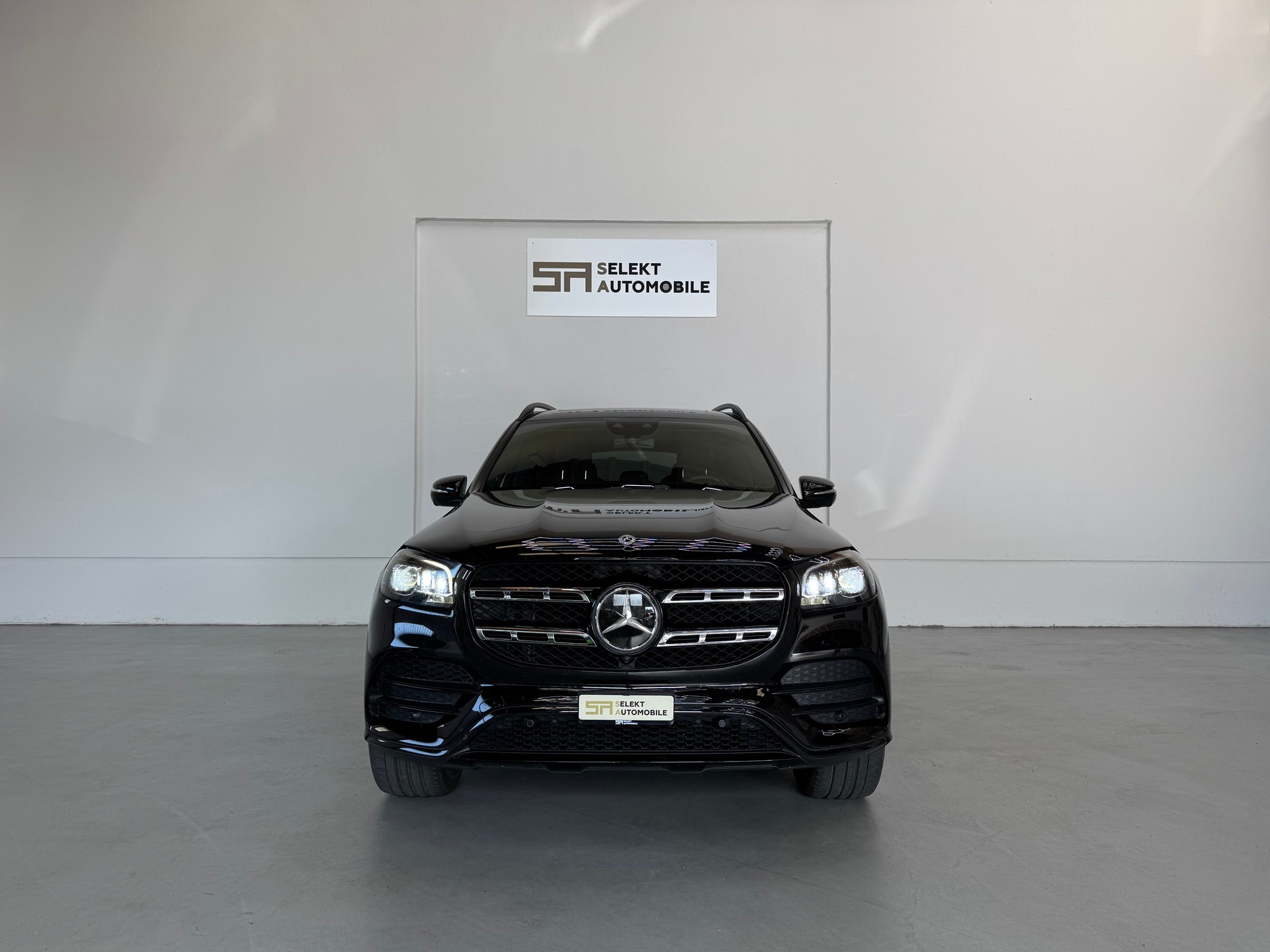 MERCEDES-BENZ GLS 350 d AMG Line 4Matic 9G-Tronic-showroom-element-2