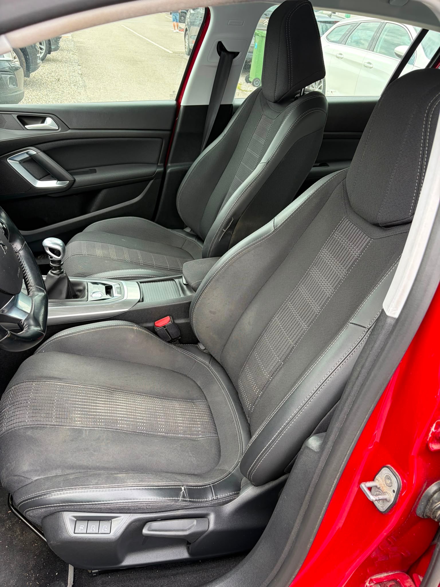 PEUGEOT 308 1.2 Pure Tech Active-image-10