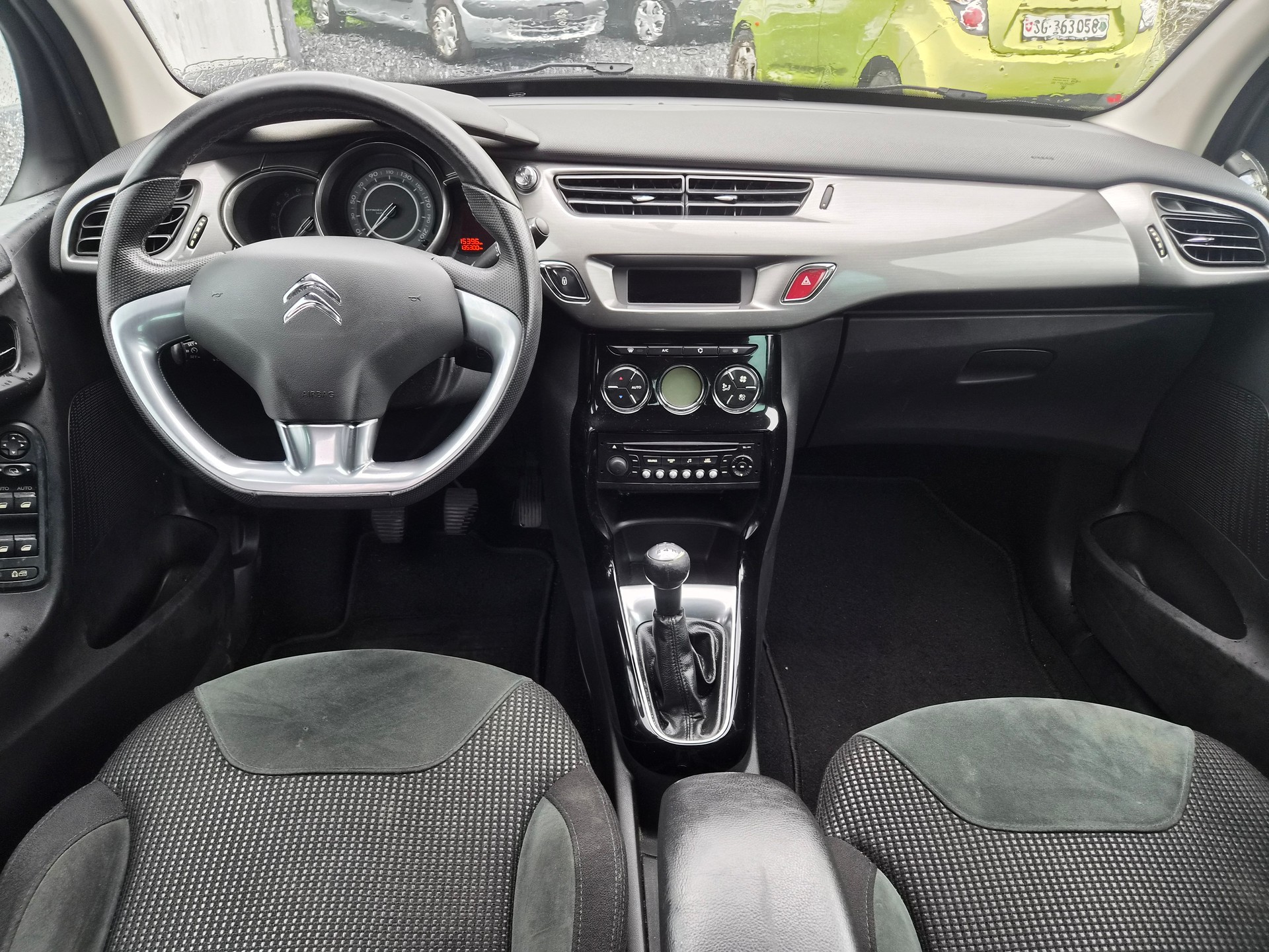 CITROEN C3 1.4i 16V Exclusive-image-10