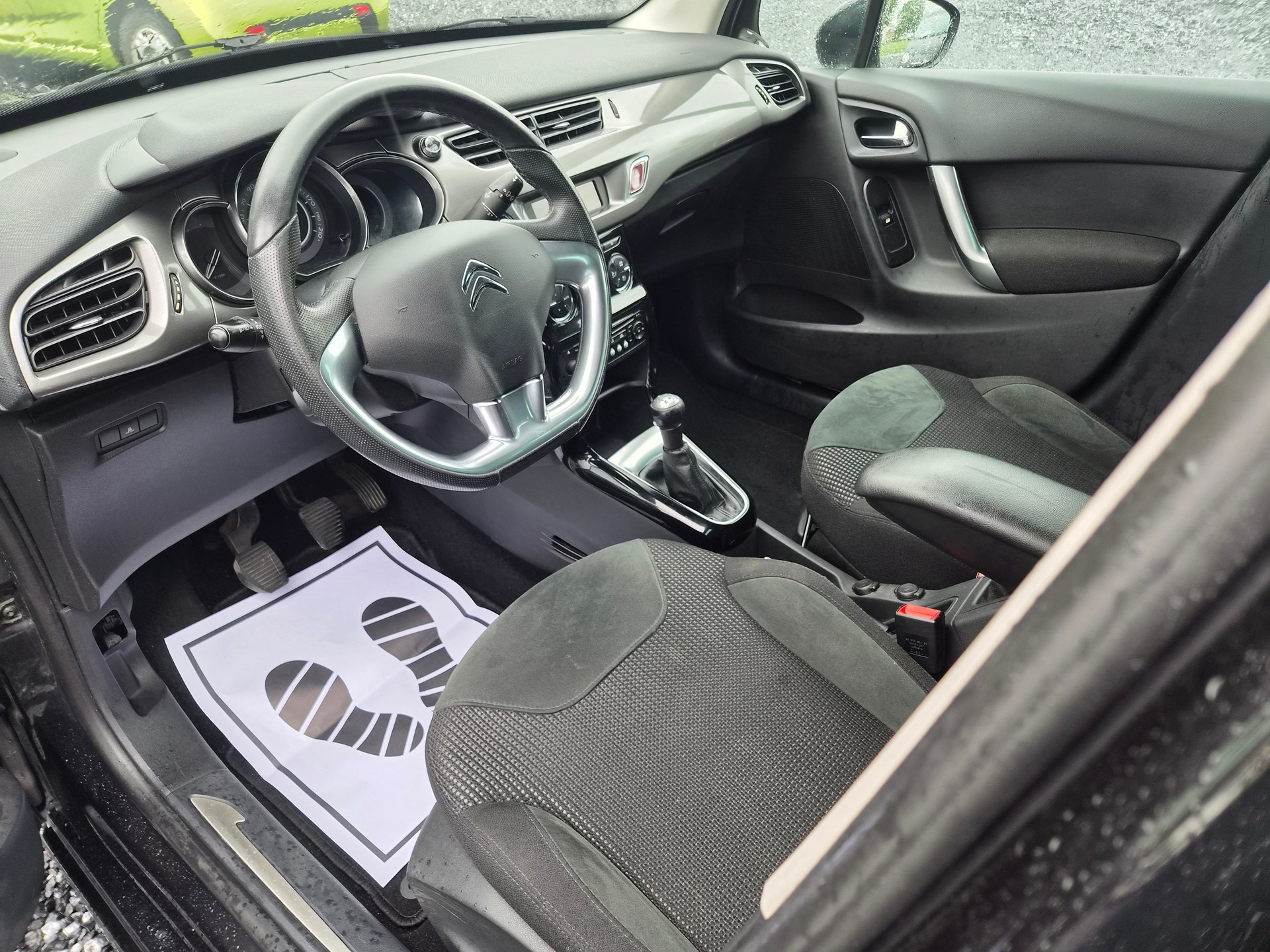 CITROEN C3 1.4i 16V Exclusive-image-12