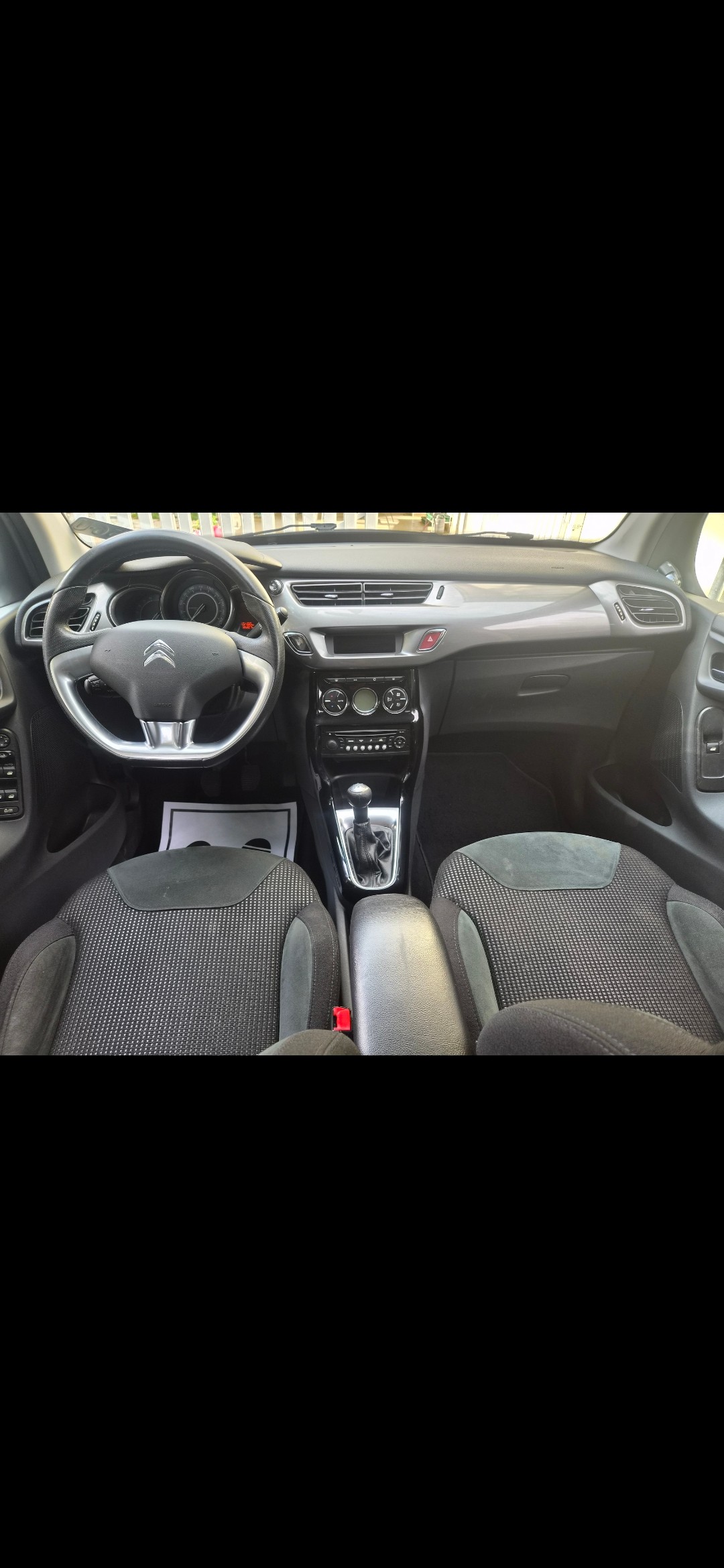 CITROEN C3 1.4i 16V Exclusive-image-14