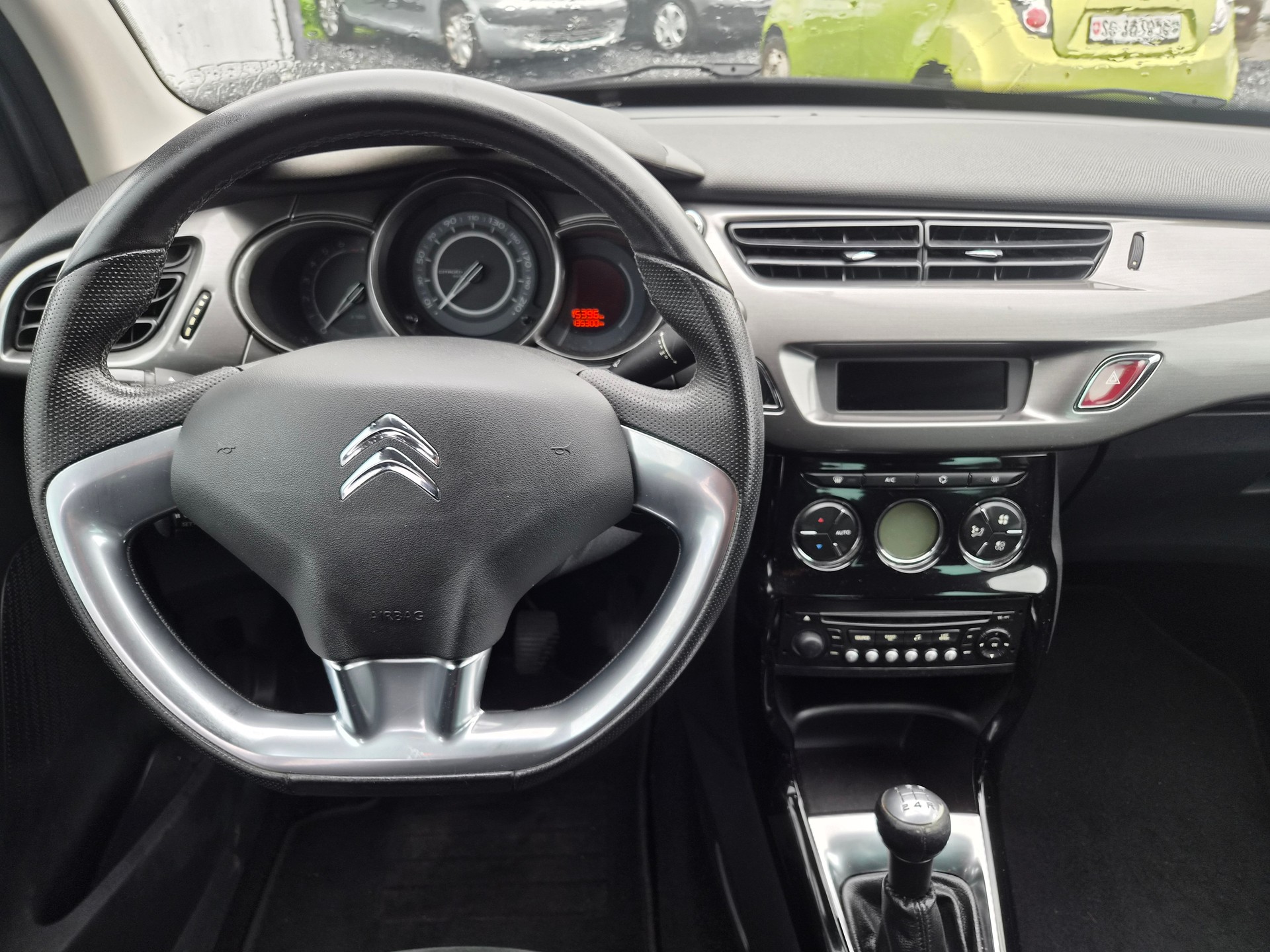 CITROEN C3 1.4i 16V Exclusive-image-9