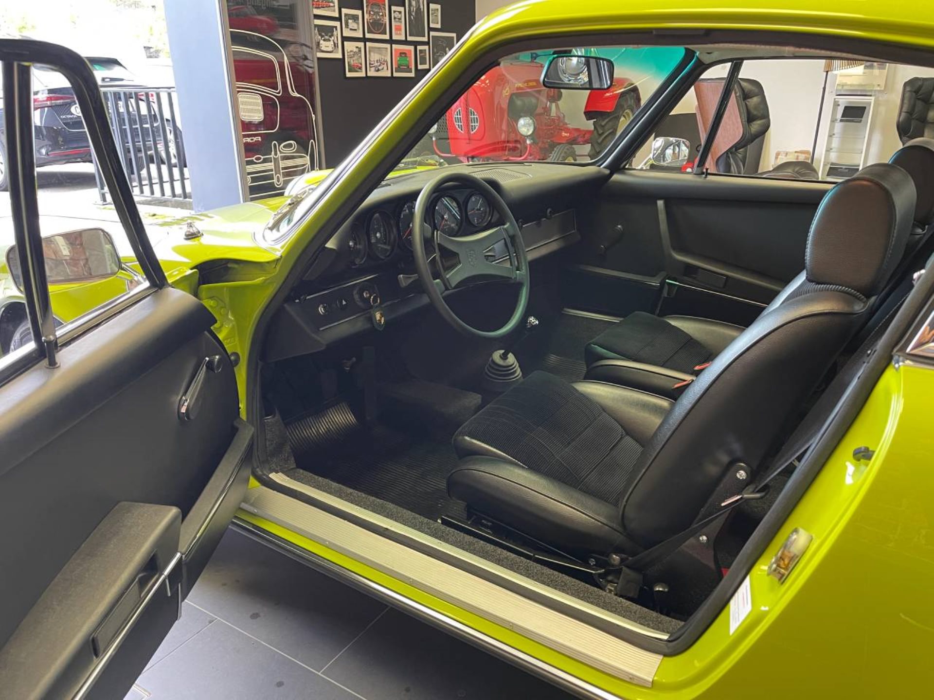 PORSCHE 911 E 2.4 Coupé-image-4