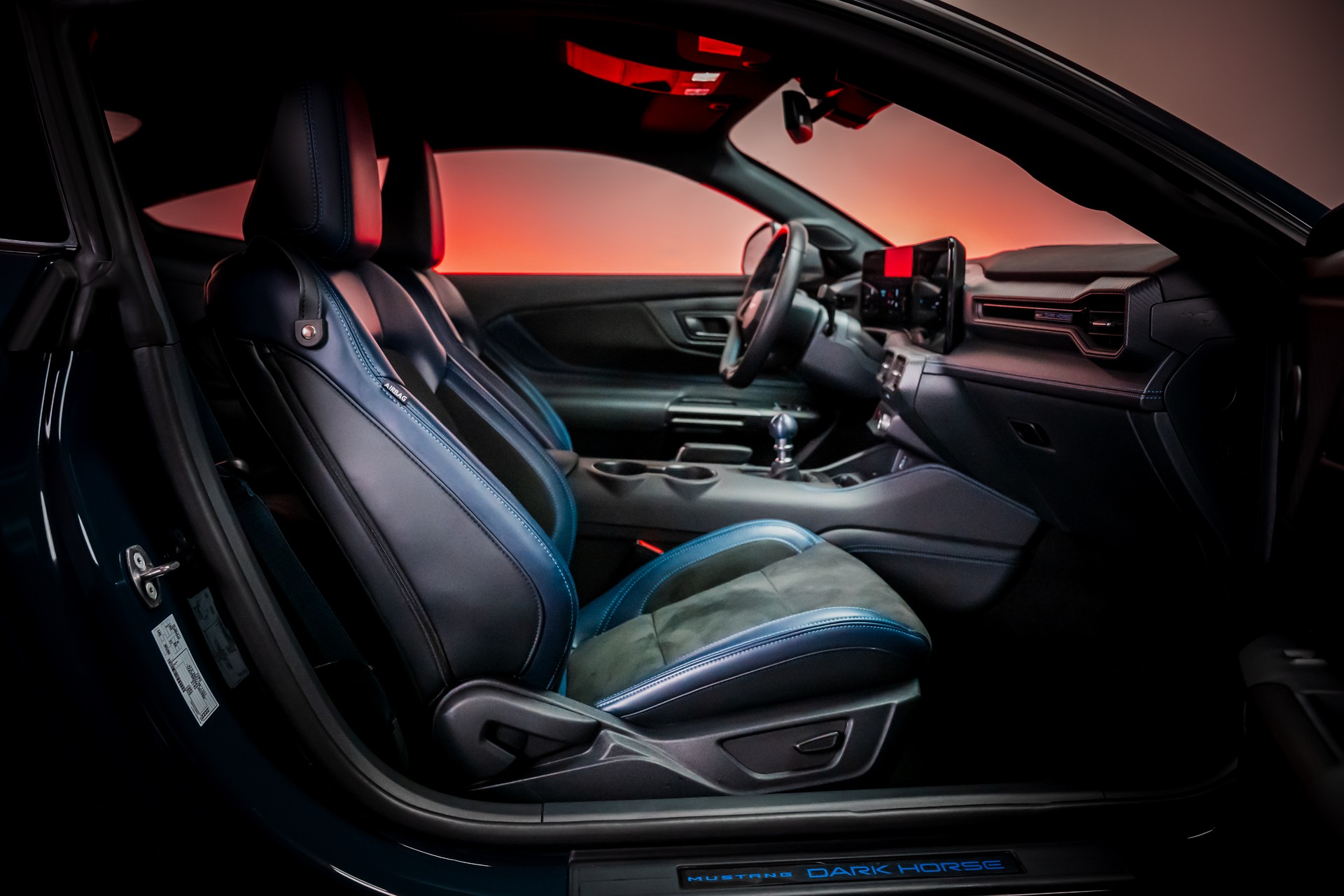 FORD Mustang Coupé 5.0 V8 Dark Horse / CH-Fahrzeug / Rückfahrkamera-image-21